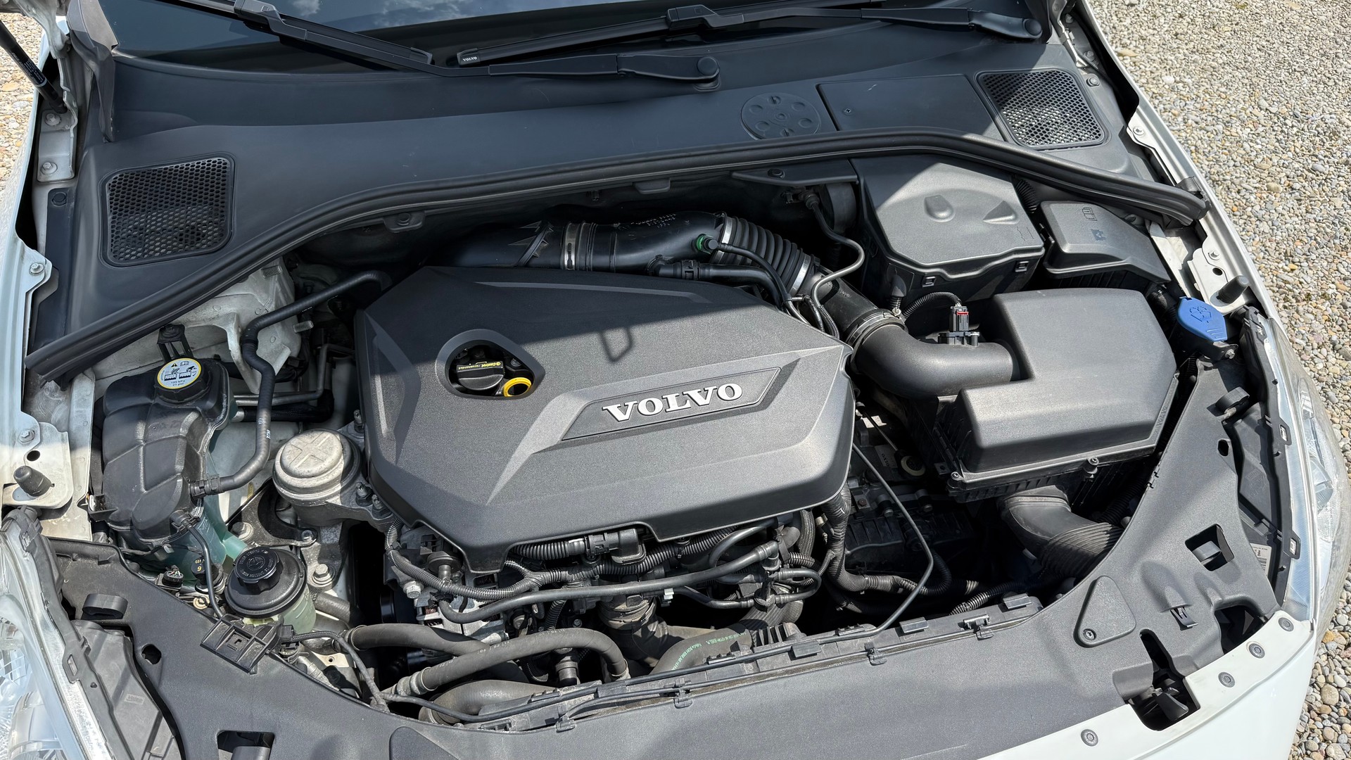 VOLVO V60 T4 Kinetic Powershift-image-24