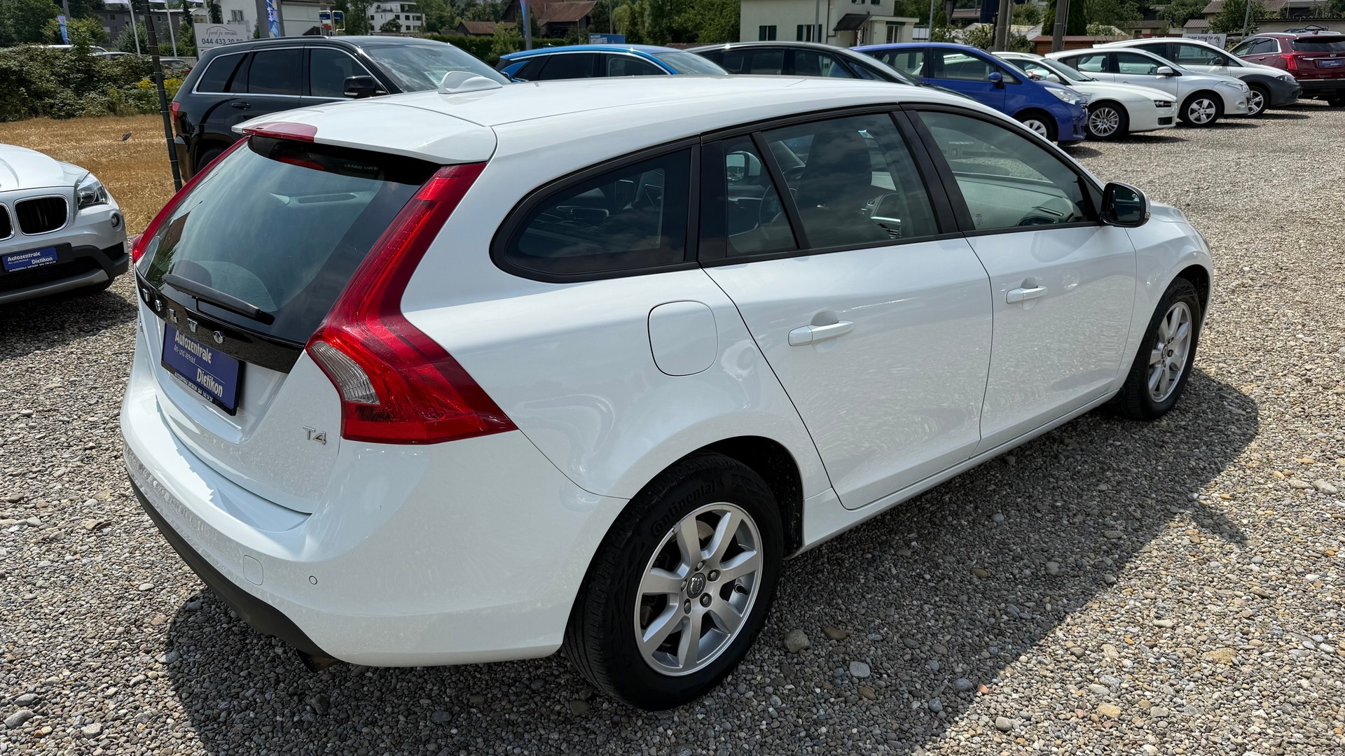 VOLVO V60 T4 Kinetic Powershift-image-19