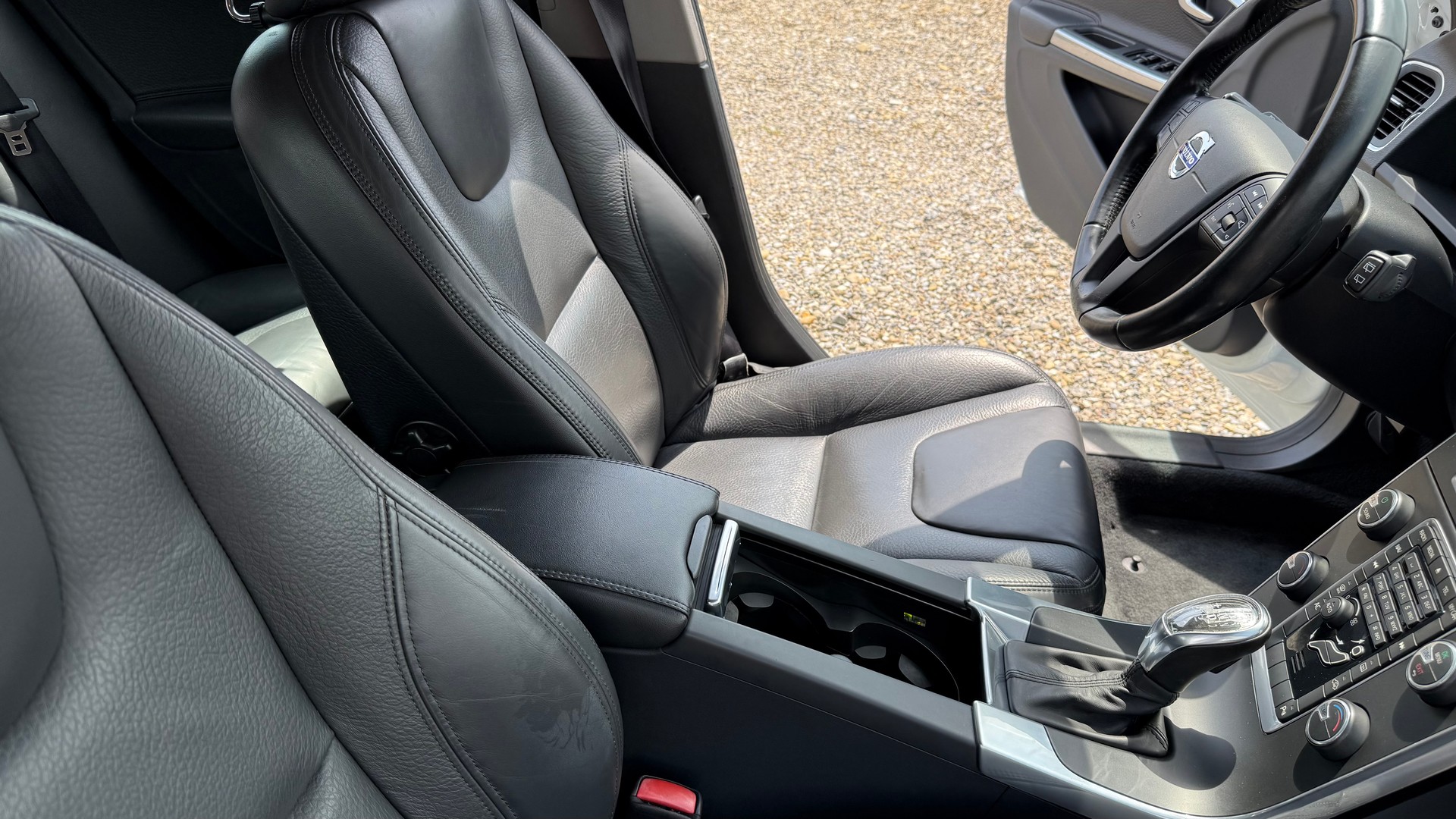 VOLVO V60 T4 Kinetic Powershift-image-7