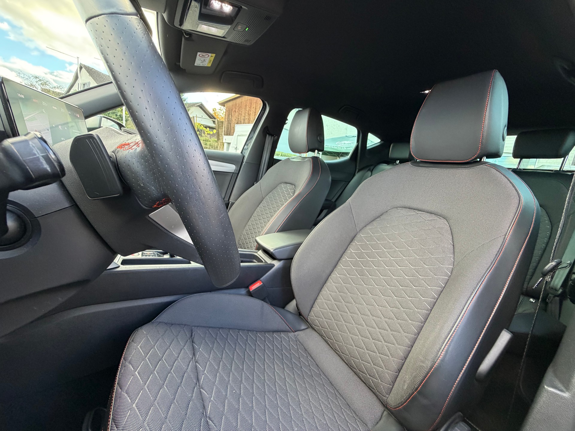 SEAT Leon 1.5 eTSI 150 FR DSG-image-12