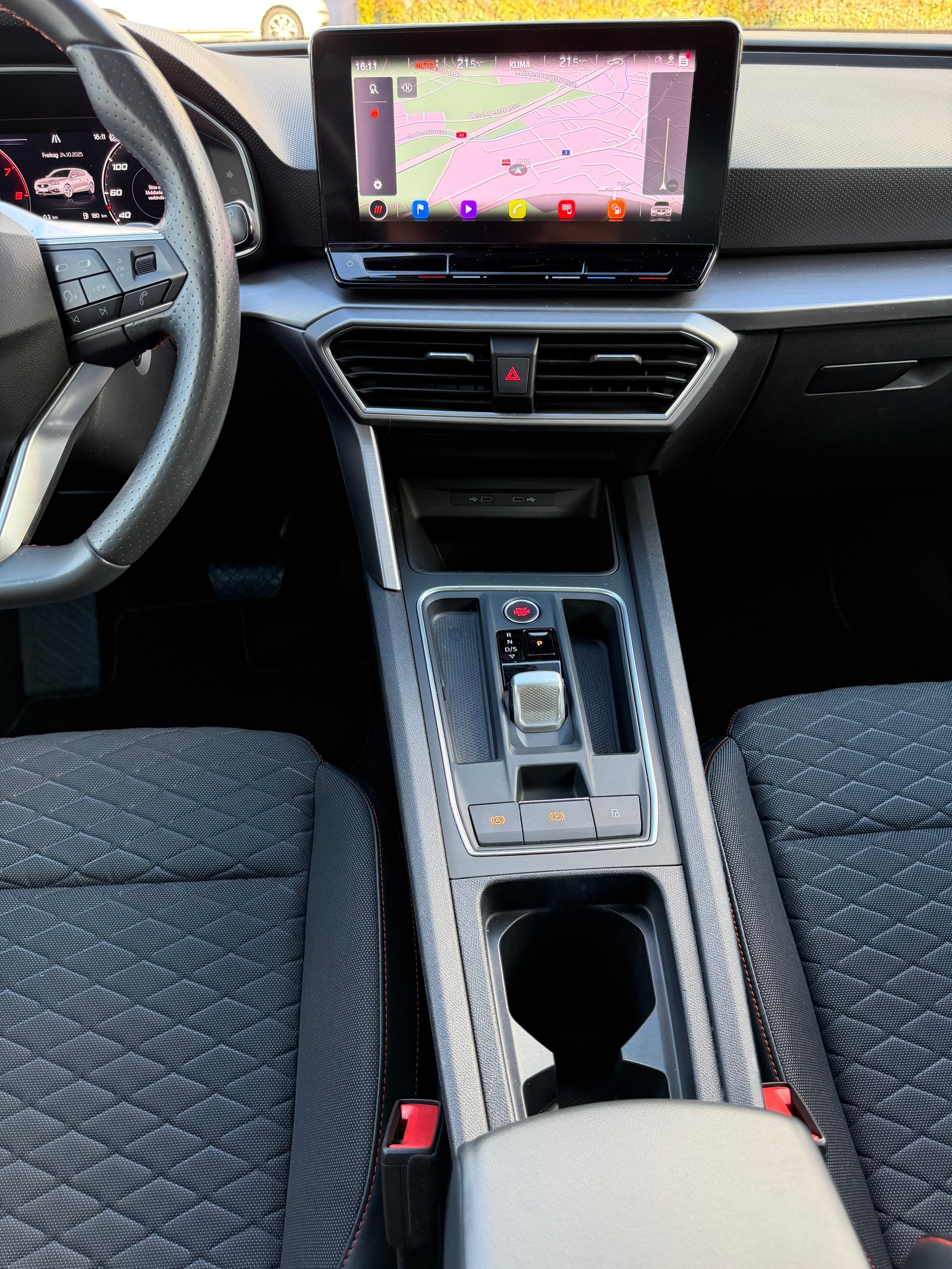 SEAT Leon 1.5 eTSI 150 FR DSG-image-18