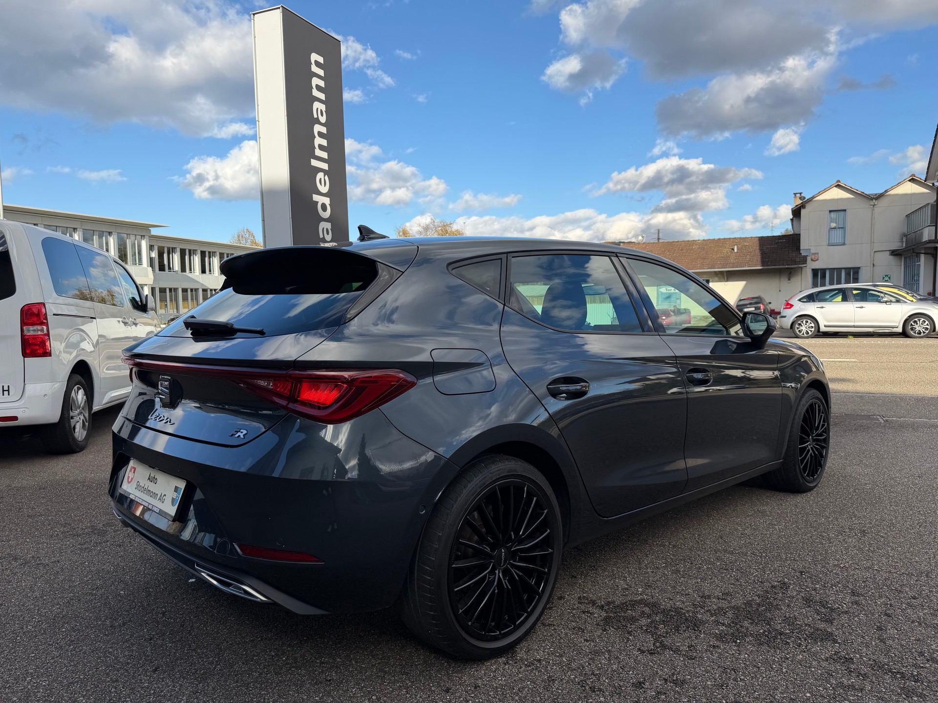 SEAT Leon 1.5 eTSI 150 FR DSG-showroom-element-3