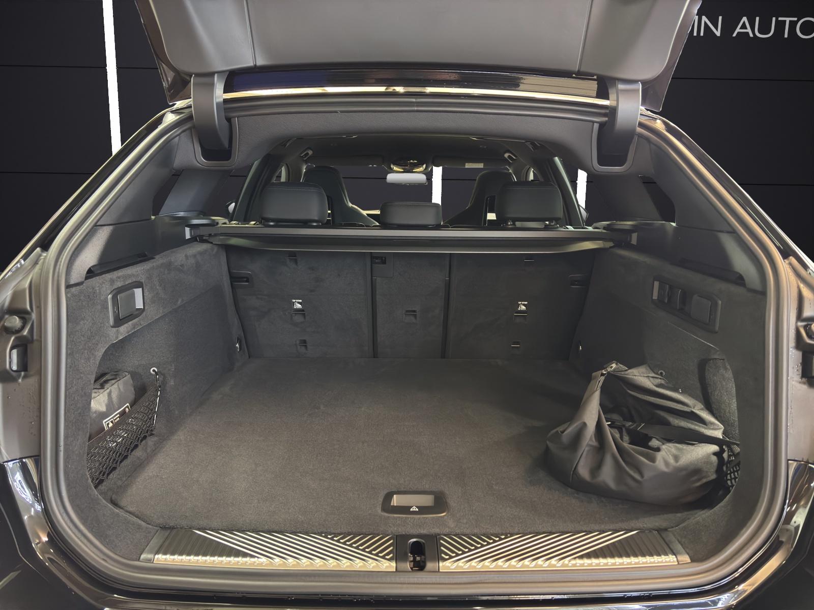 BMW 550e xDrive Touring-image-12