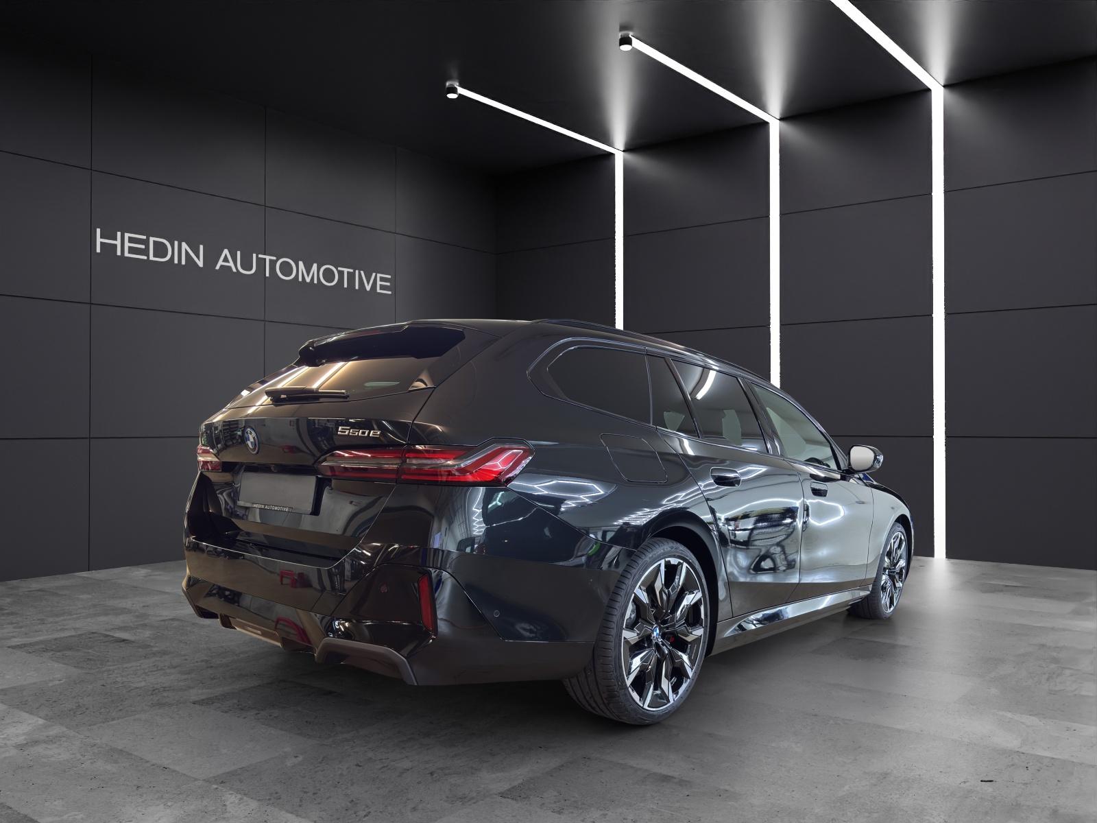 BMW 550e xDrive Touring-image-4