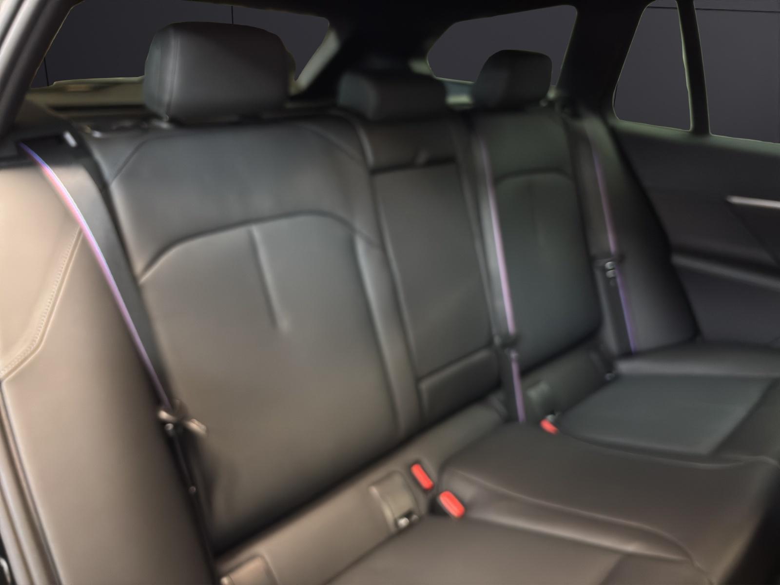 BMW 550e xDrive Touring-image-13