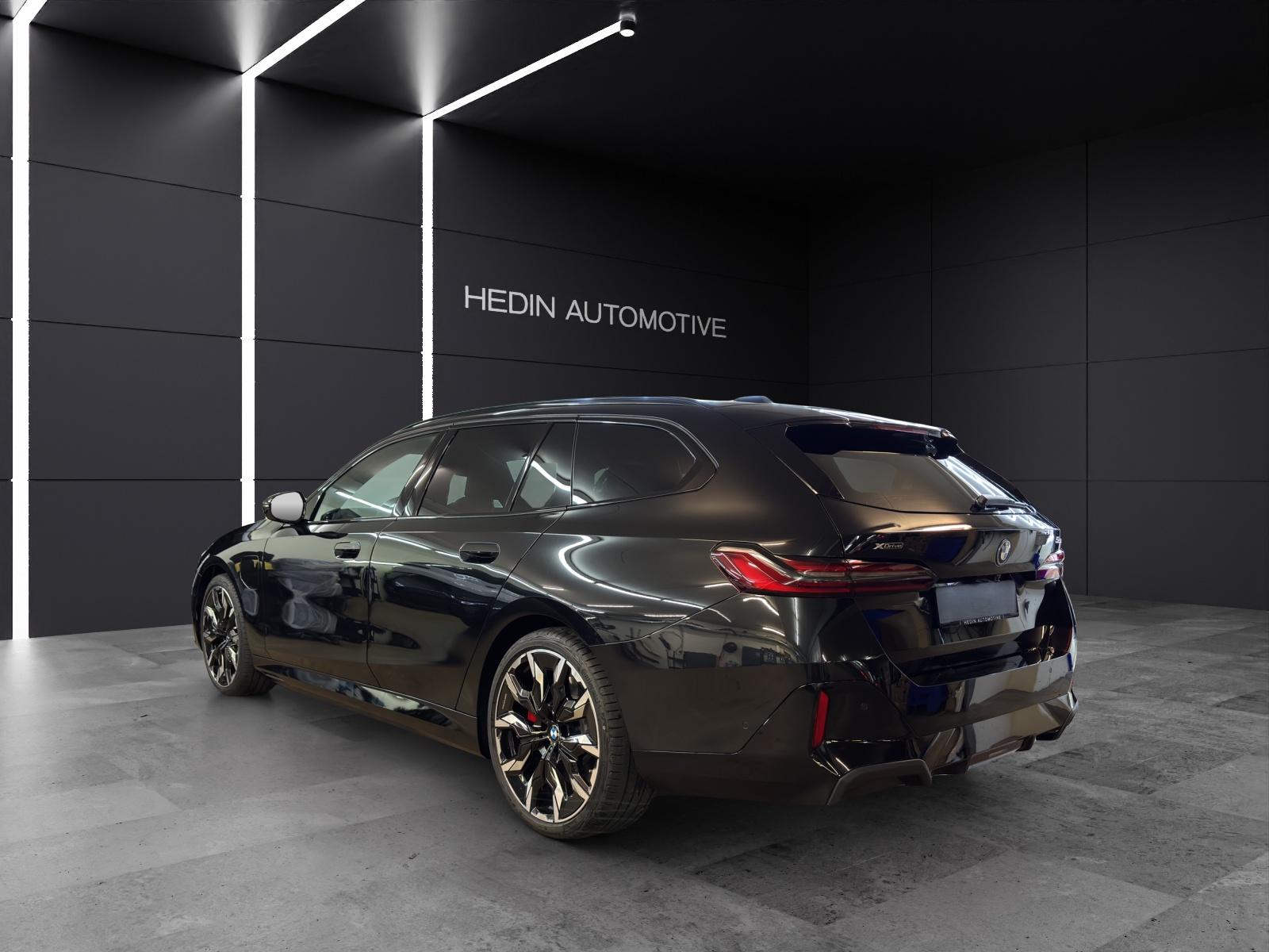 BMW 550e xDrive Touring-showroom-element-2