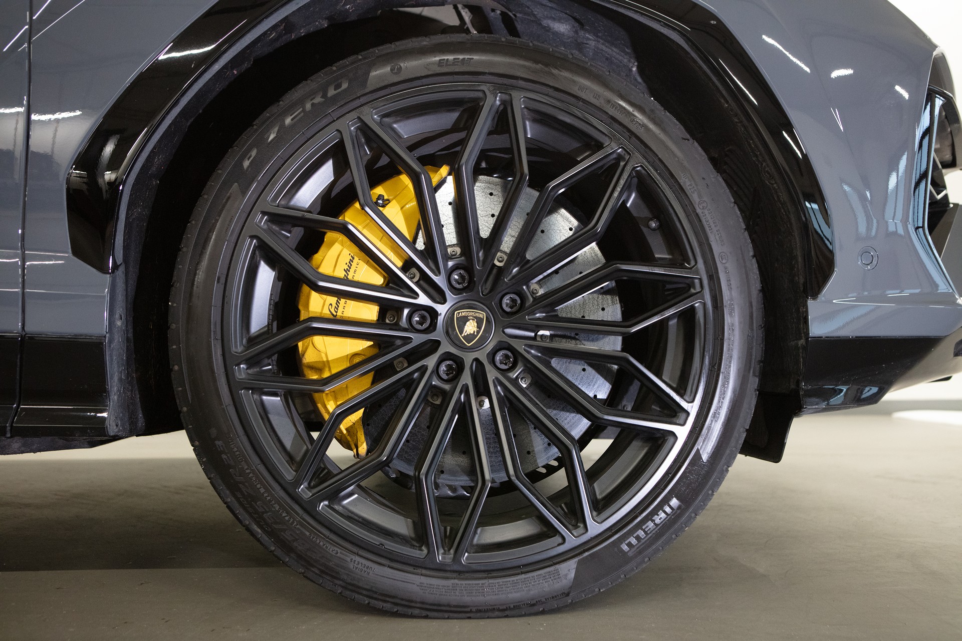 LAMBORGHINI Urus SE-image-8