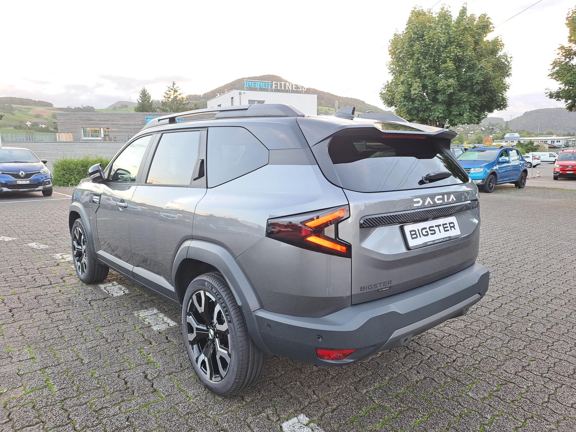 DACIA Bigster 1.8 Hybrid Journey-image-2