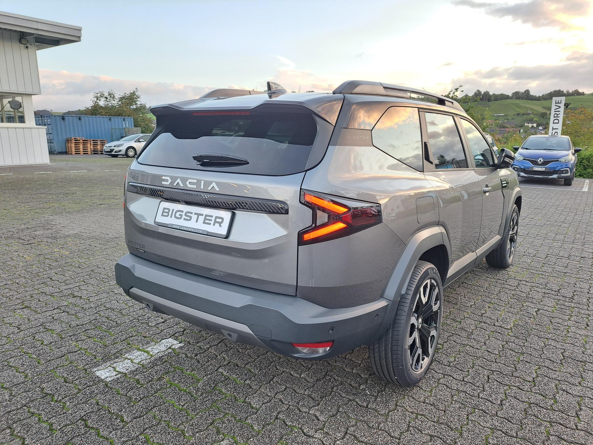 DACIA Bigster 1.8 Hybrid Journey-image-3