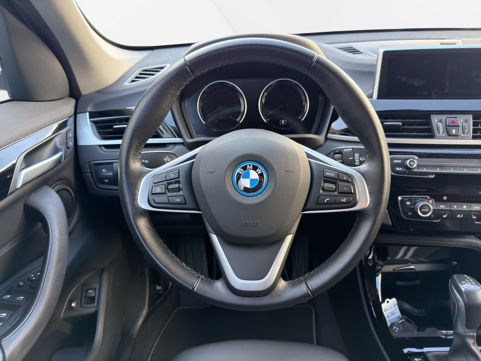 BMW X1 xDrive 25e Sport Line-image-14