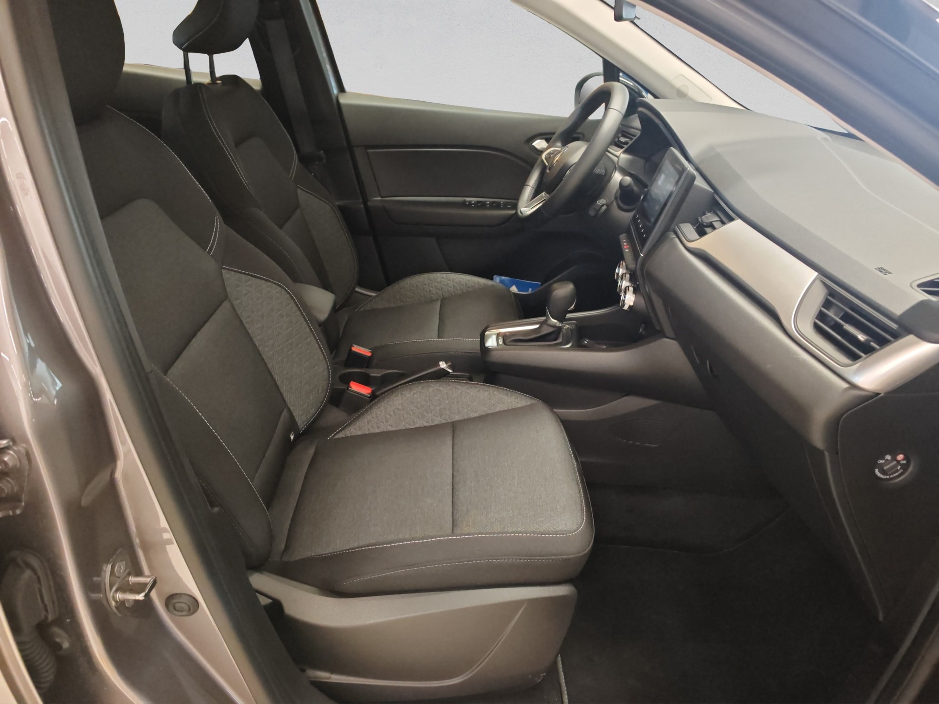 RENAULT Captur 1.6 E-Tech 145 Evolution DHT-image-16