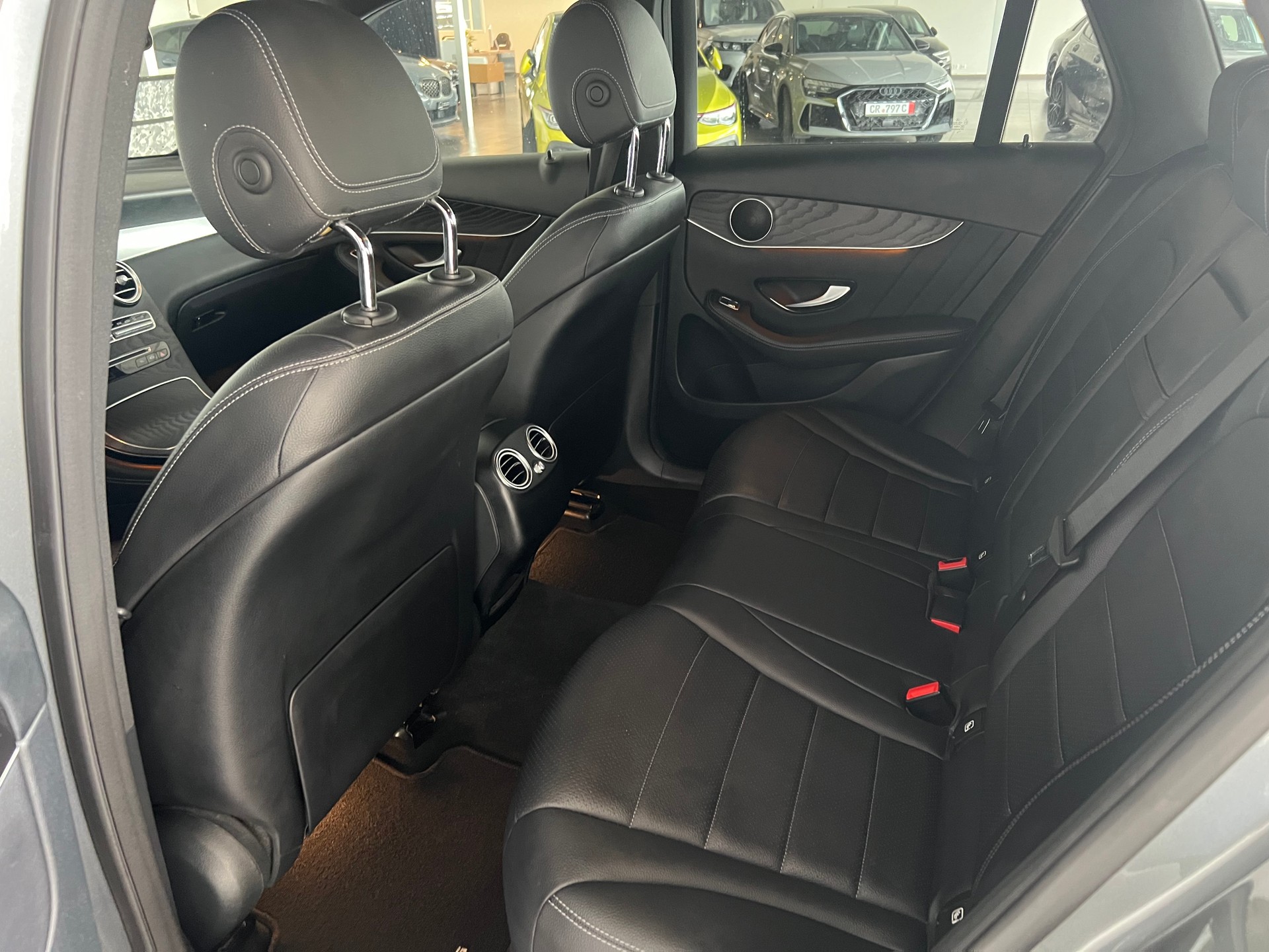 MERCEDES-BENZ GLC 250 d 4Matic 9G-Tronic-image-16