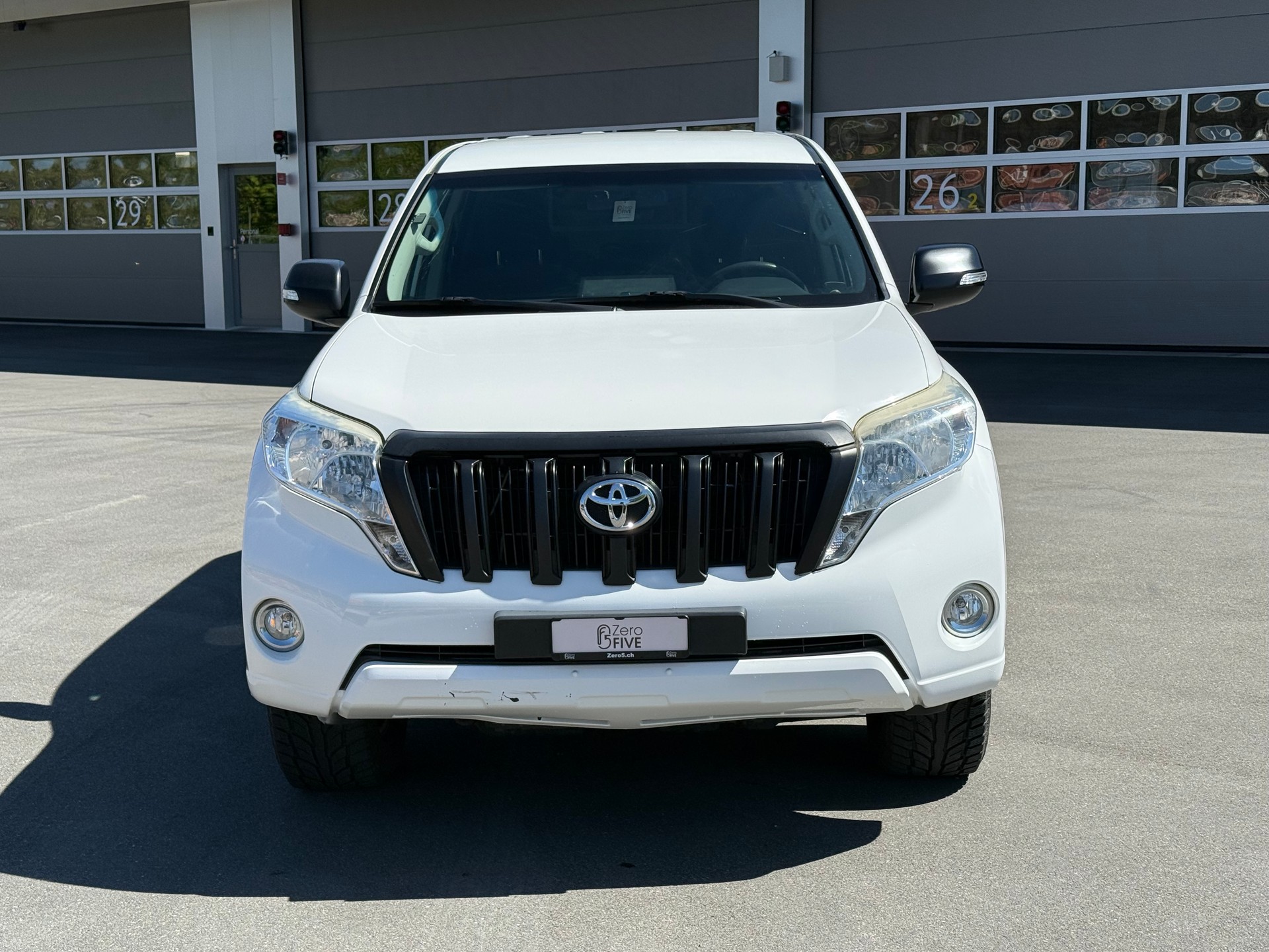 TOYOTA Land Cruiser 3.0TD-showroom-element-1