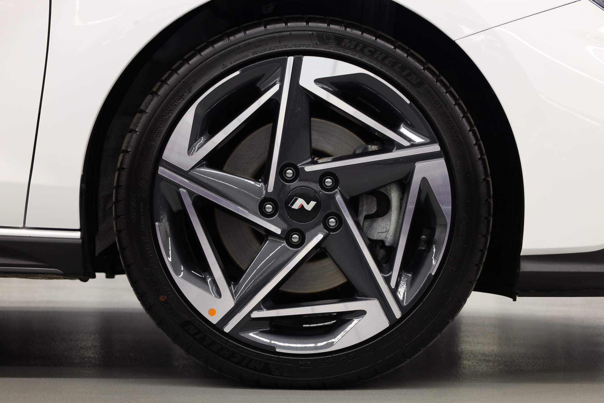 HYUNDAI i30 1.5 T-GDi N-Line-image-11