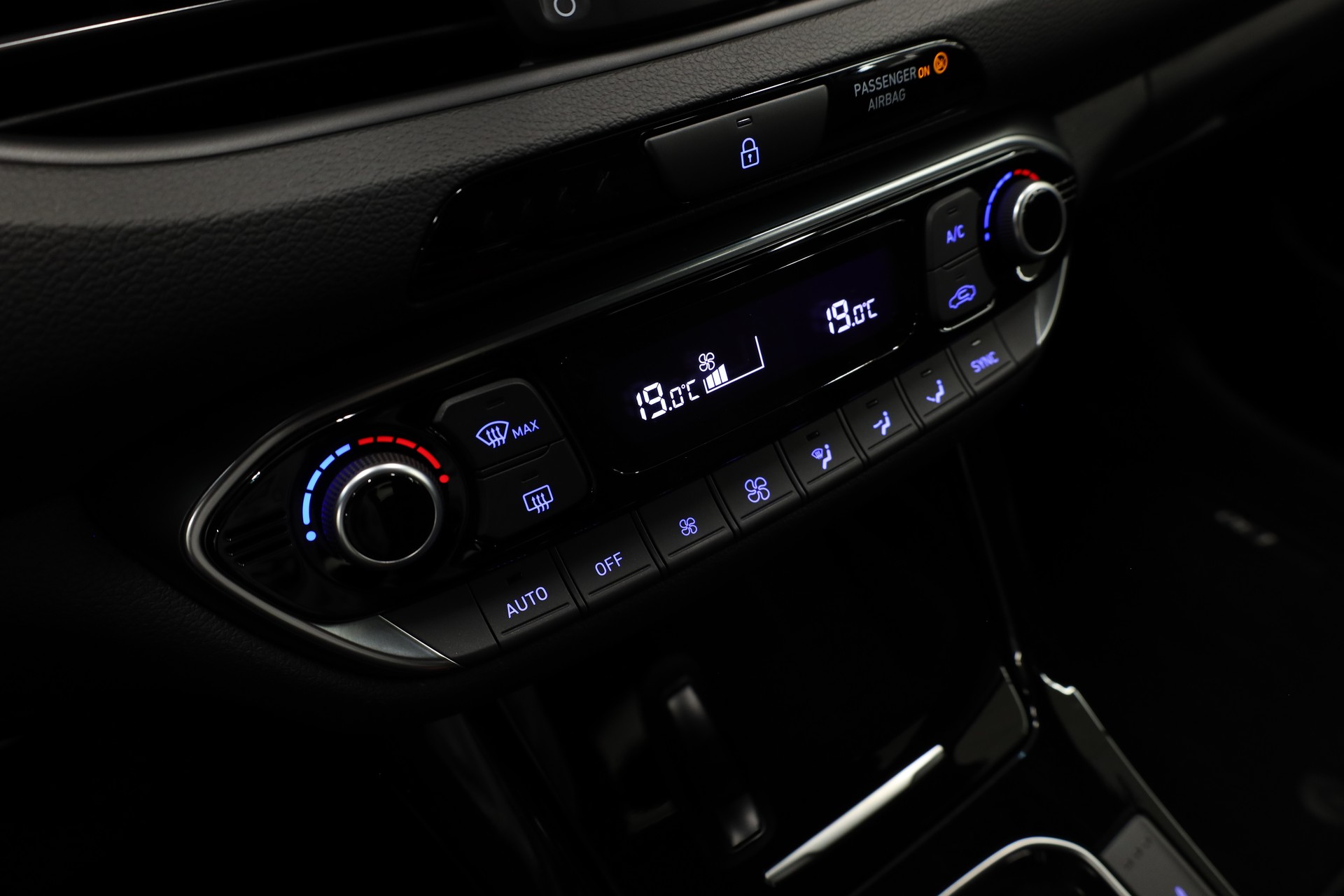 HYUNDAI i30 1.5 T-GDi N-Line-image-24