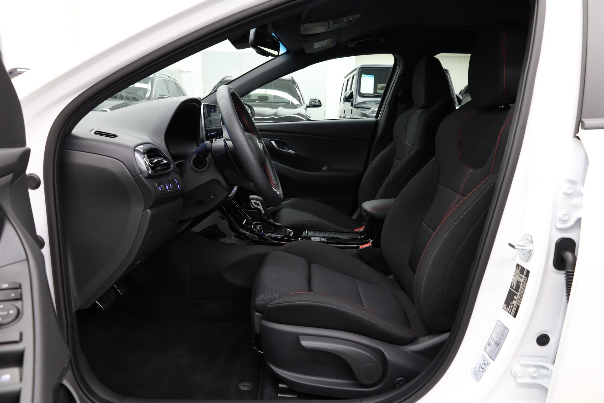 HYUNDAI i30 1.5 T-GDi N-Line-image-13