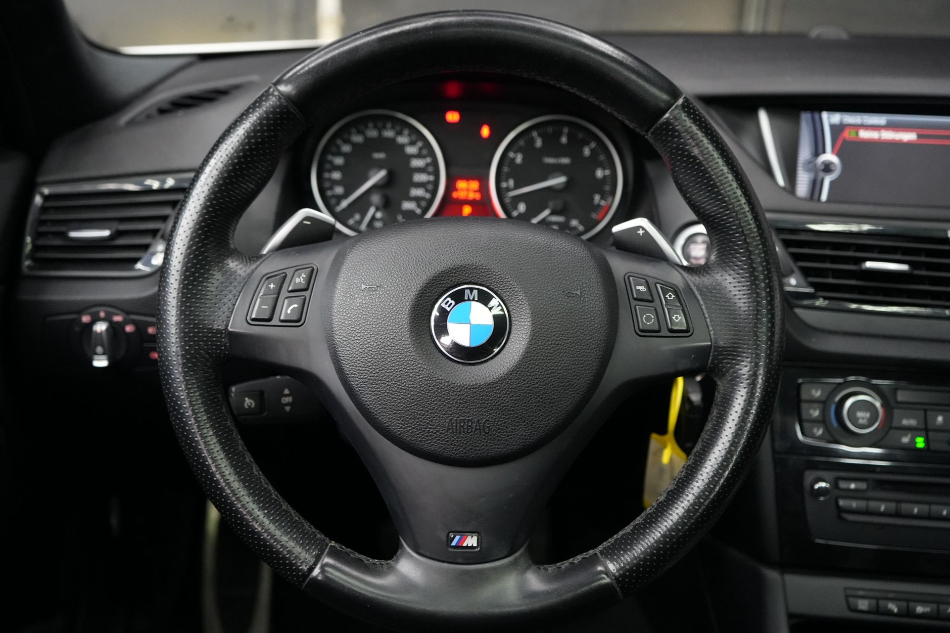 BMW X1 xDrive 28i Steptronic-image-7