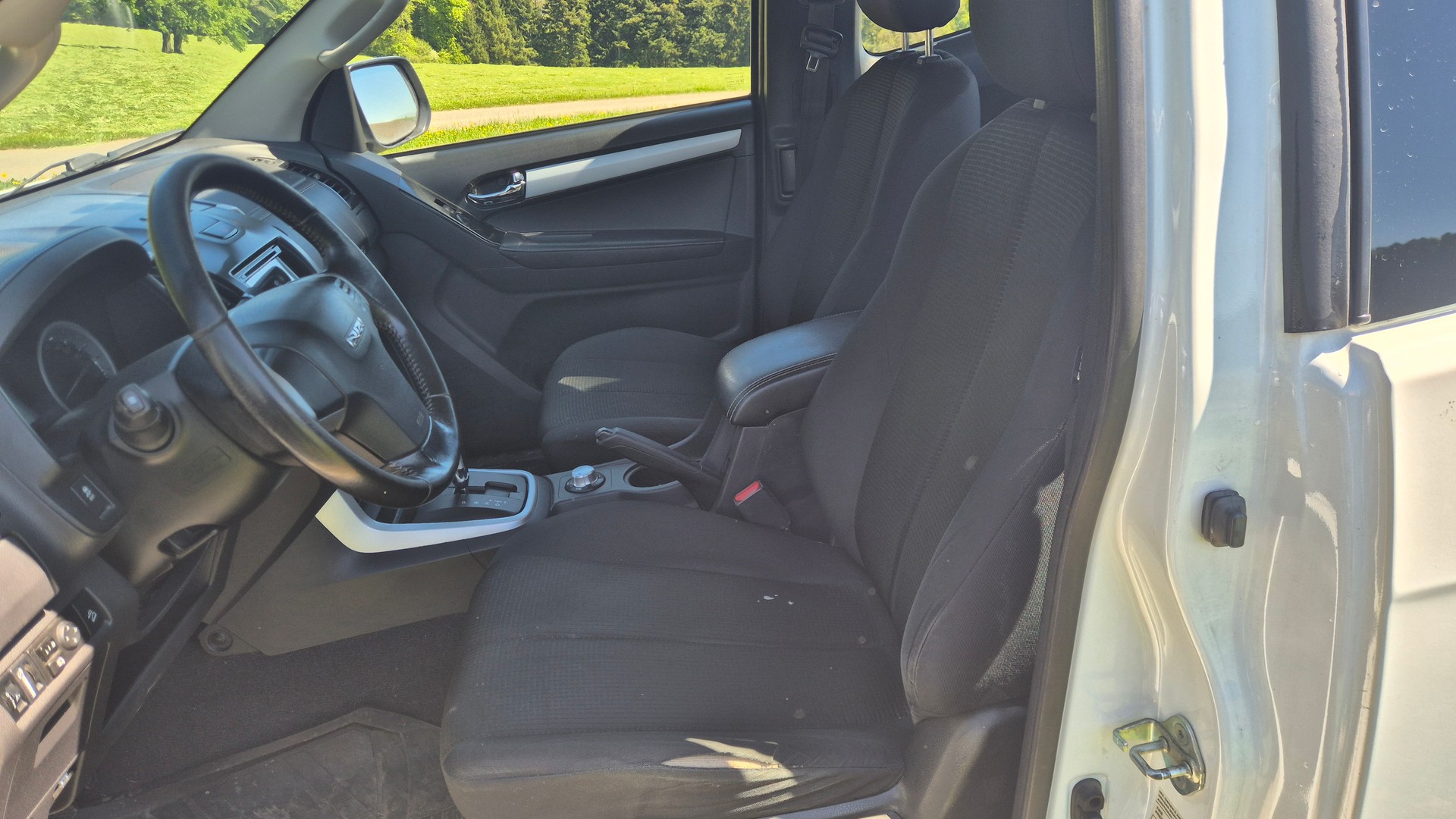 ISUZU D-MAX 1.9 SpaceCab Solar Plus 4x4 A-image-6