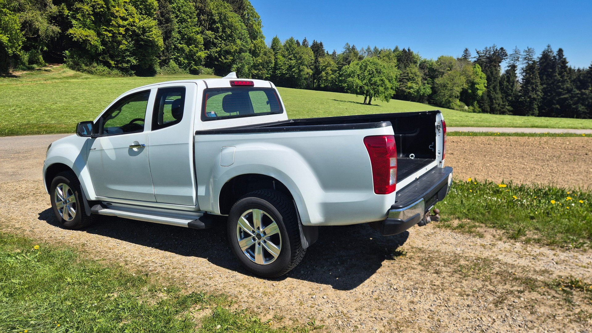 ISUZU D-MAX 1.9 SpaceCab Solar Plus 4x4 A-image-3