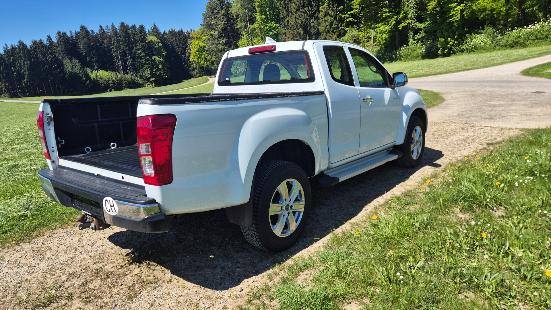 ISUZU D-MAX 1.9 SpaceCab Solar Plus 4x4 A-image-2