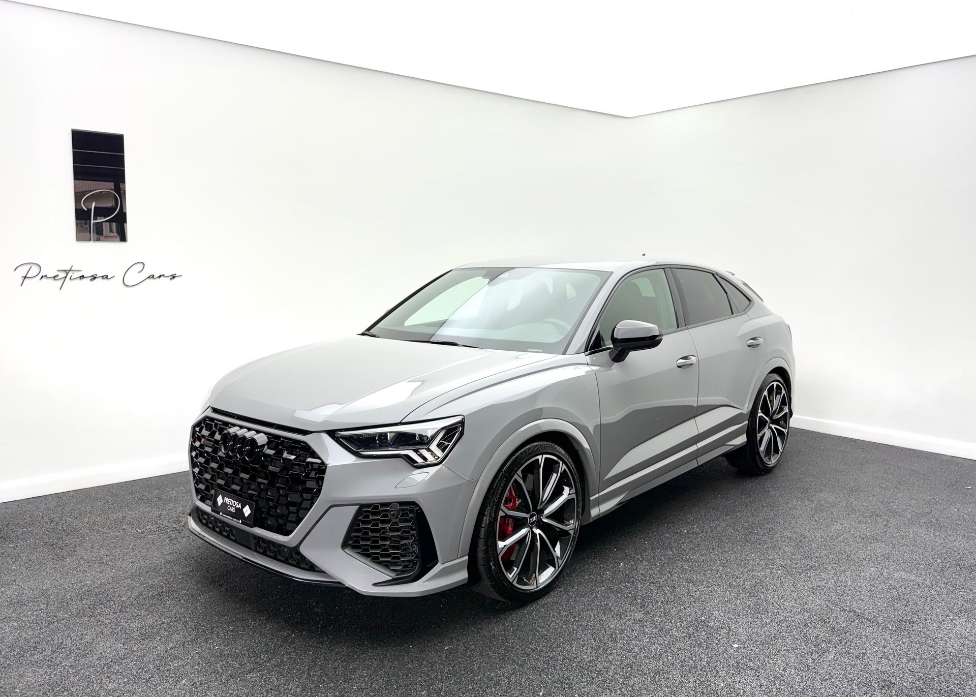 AUDI RS Q3 Sportback quattro S tronic-showroom-element-1