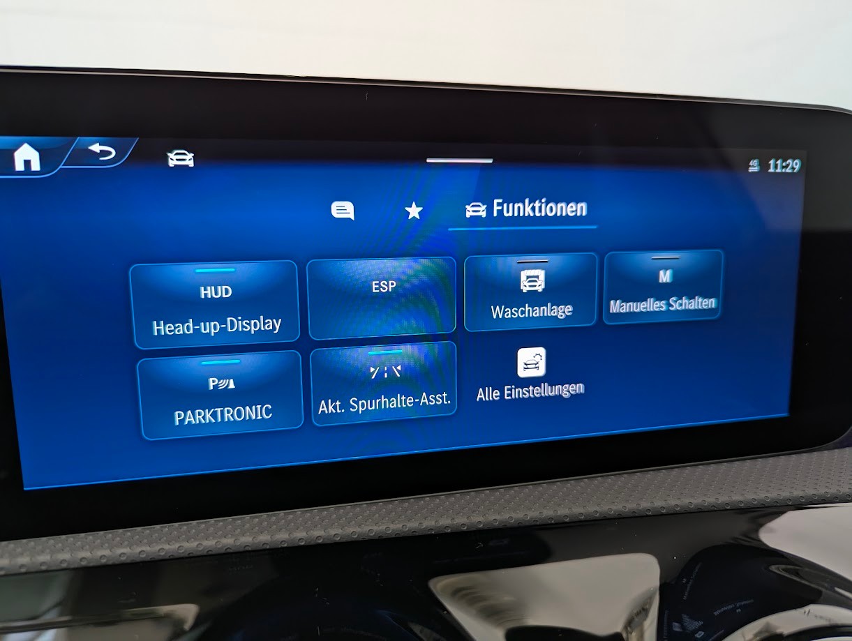 MERCEDES-BENZ A 220 AMG Line 4Matic 8G-DCT*FACELIFT AMG-PREMIUM PLUS PANO VOLL-LED NAVI 360CAM HEAD-UP SITZHEIZ*-image-19