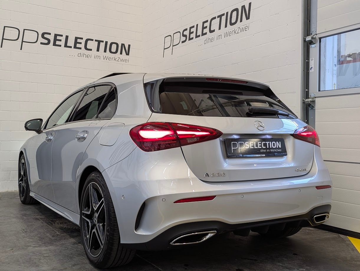 MERCEDES-BENZ A 220 AMG Line 4Matic 8G-DCT*FACELIFT AMG-PREMIUM PLUS PANO VOLL-LED NAVI 360CAM HEAD-UP SITZHEIZ*-image-31