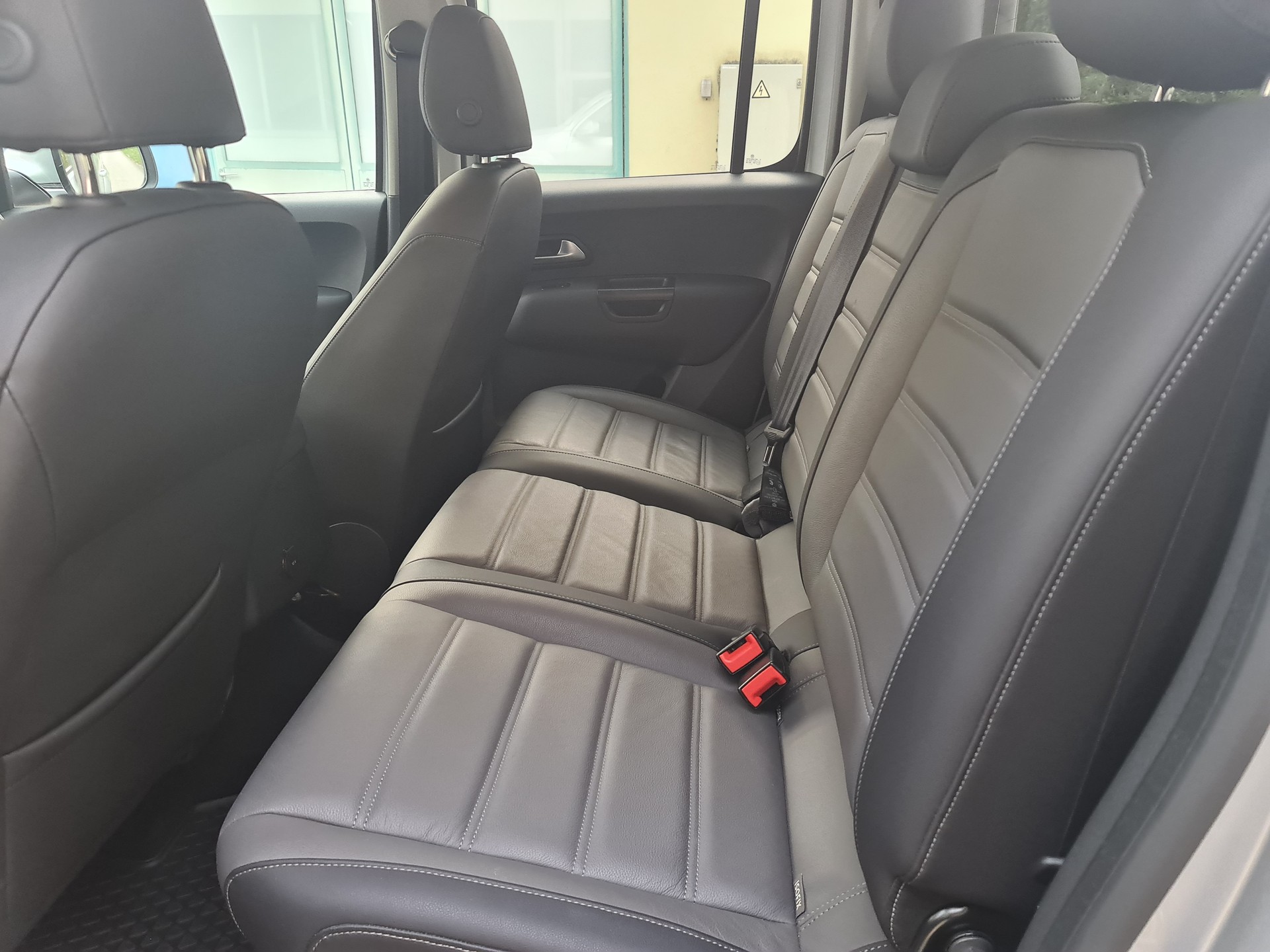 VW Amarok 3.0TDI Highline 4Motion Automatic-image-12