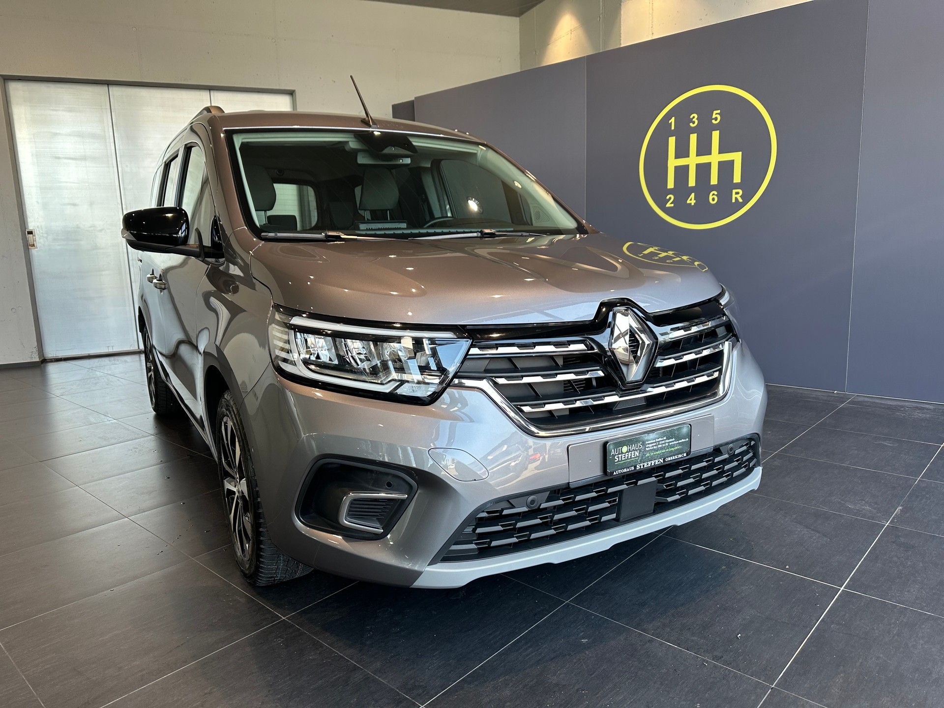RENAULT Kangoo 1.3 TCe 130 PF Techno EDC-showroom-element-1