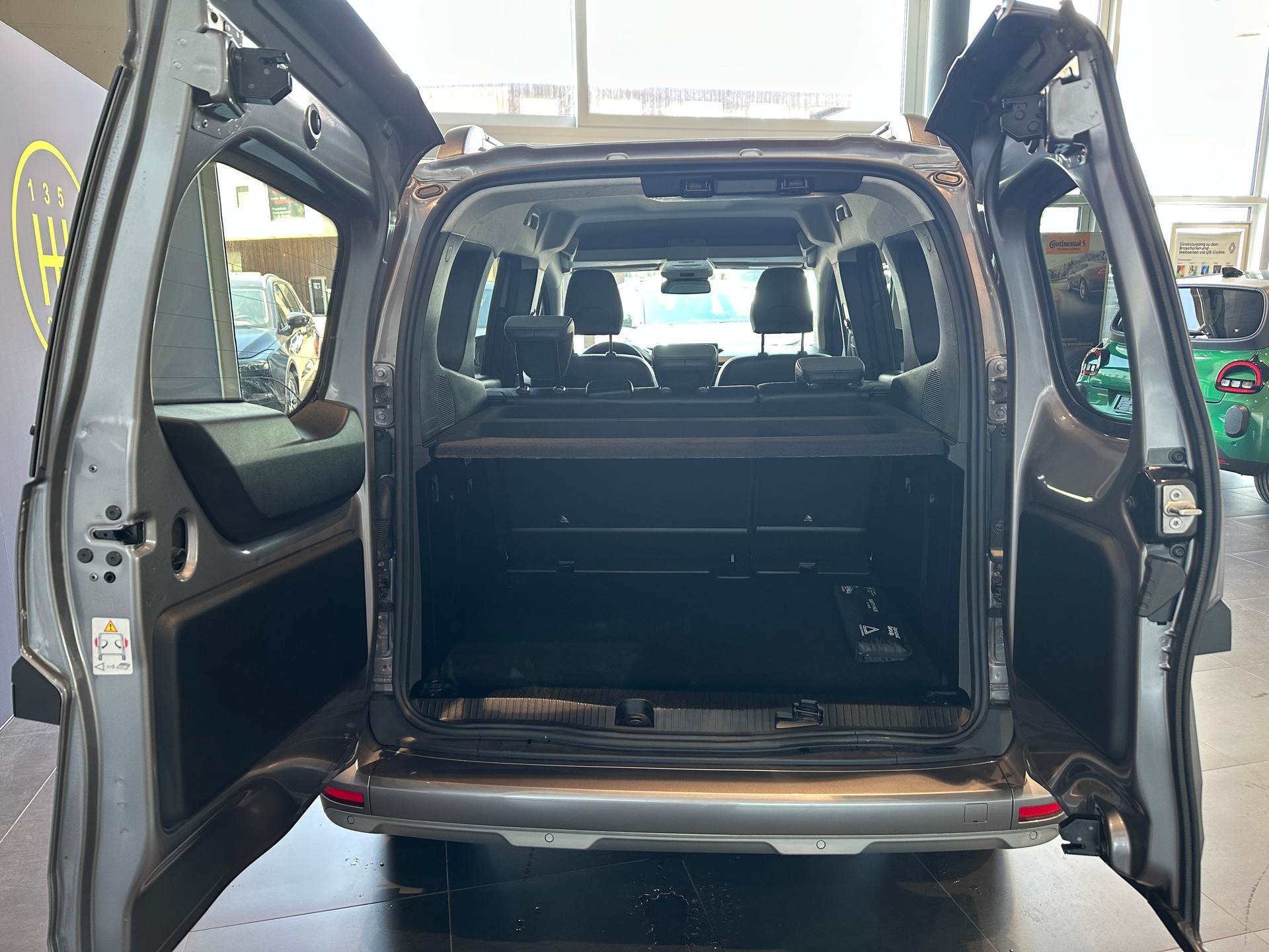 RENAULT Kangoo 1.3 TCe 130 PF Techno EDC-image-5