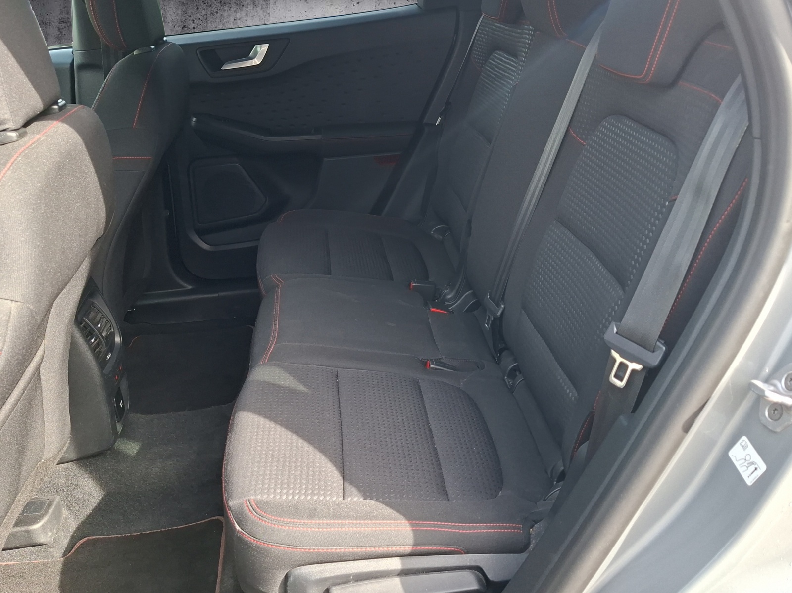 FORD Kuga 2.0 TDCi EcoBlue ST-Line 4X4 Automatique-image-8