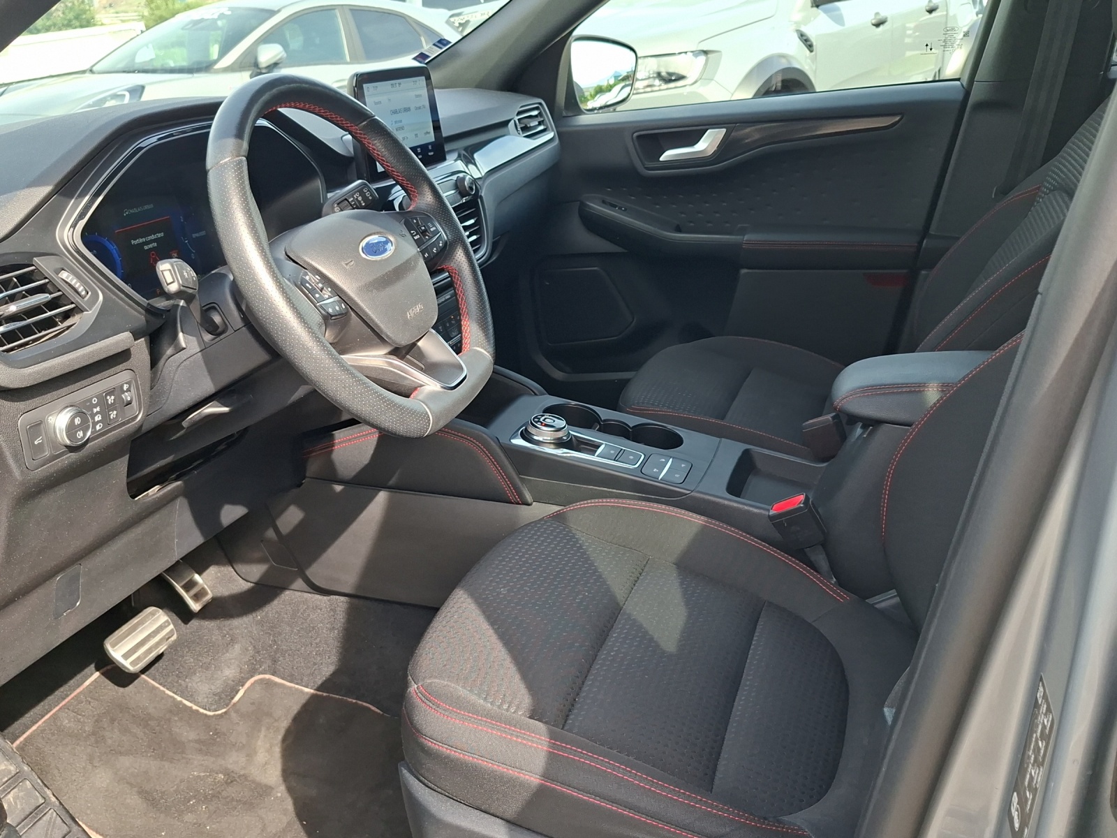 FORD Kuga 2.0 TDCi EcoBlue ST-Line 4X4 Automatique-image-6