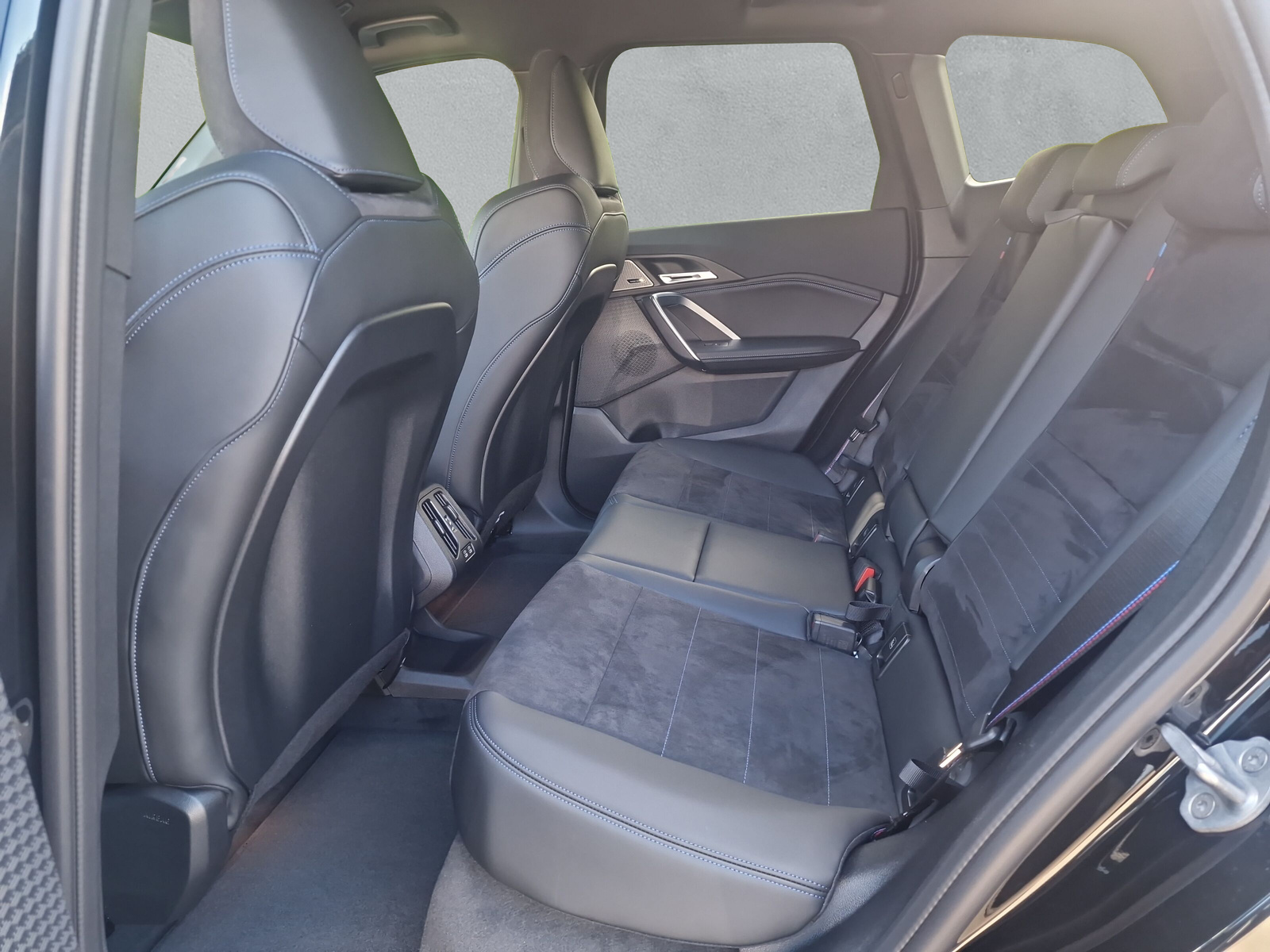 BMW iX1 xDrive 30 M Sport Pro-image-15