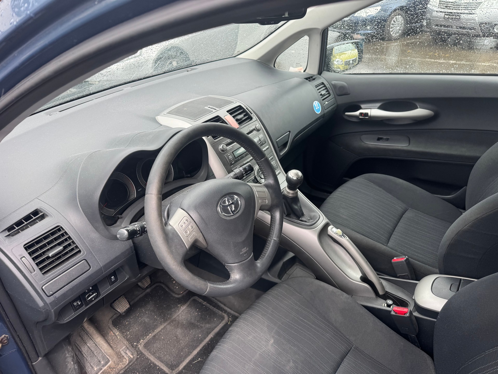 TOYOTA Auris 1.6 Linea Luna-image-6