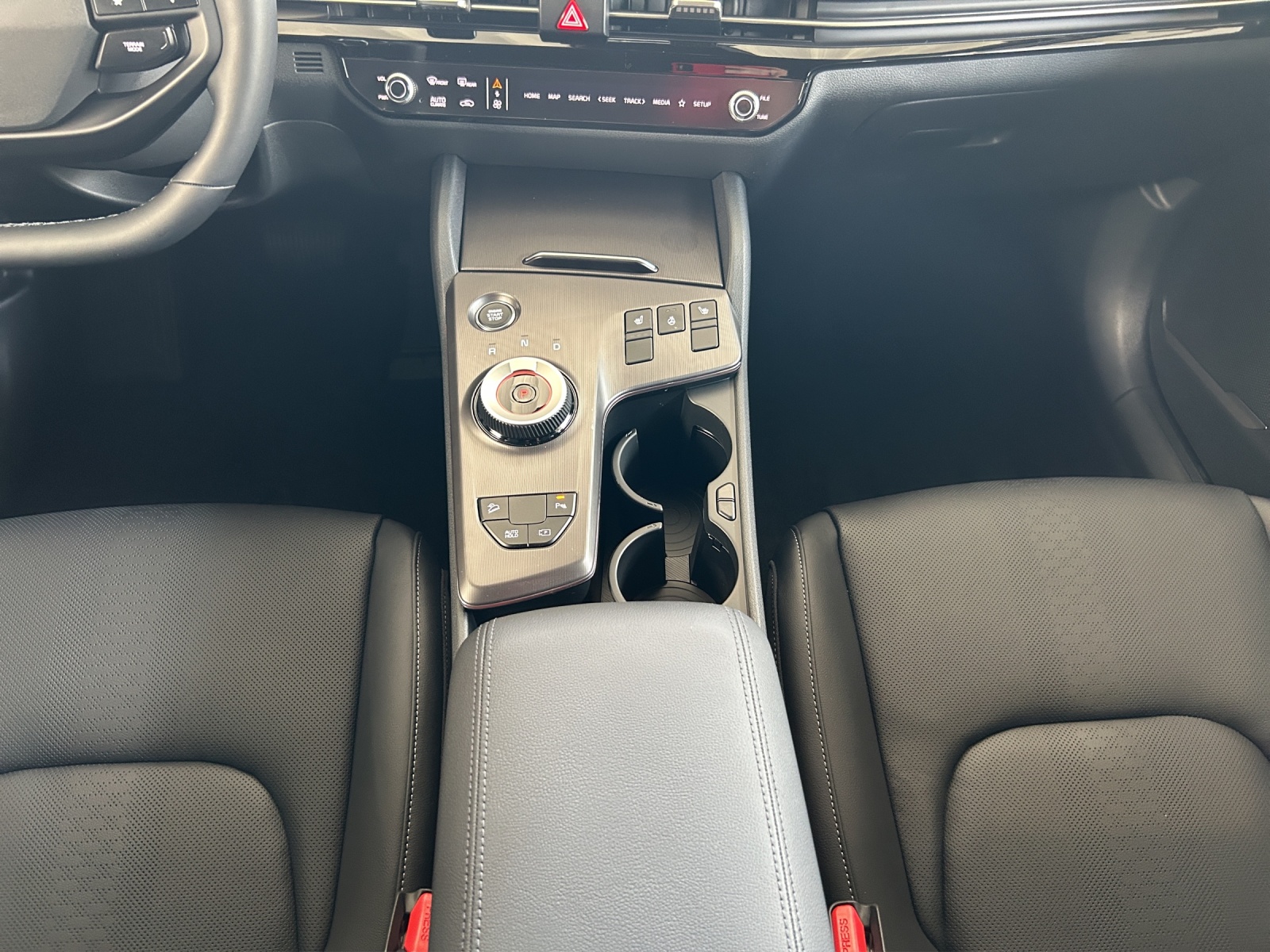 KIA Sportage 1.6 T-GDi Hybrid Black Edition-image-13