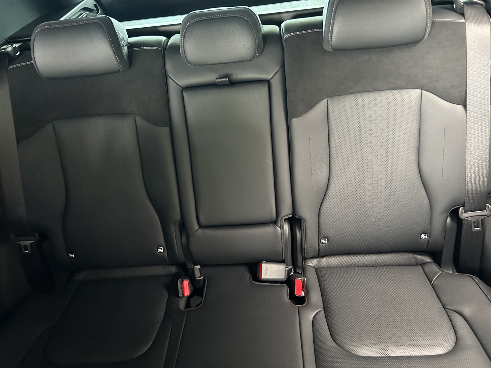KIA Sportage 1.6 T-GDi Hybrid Black Edition-image-8
