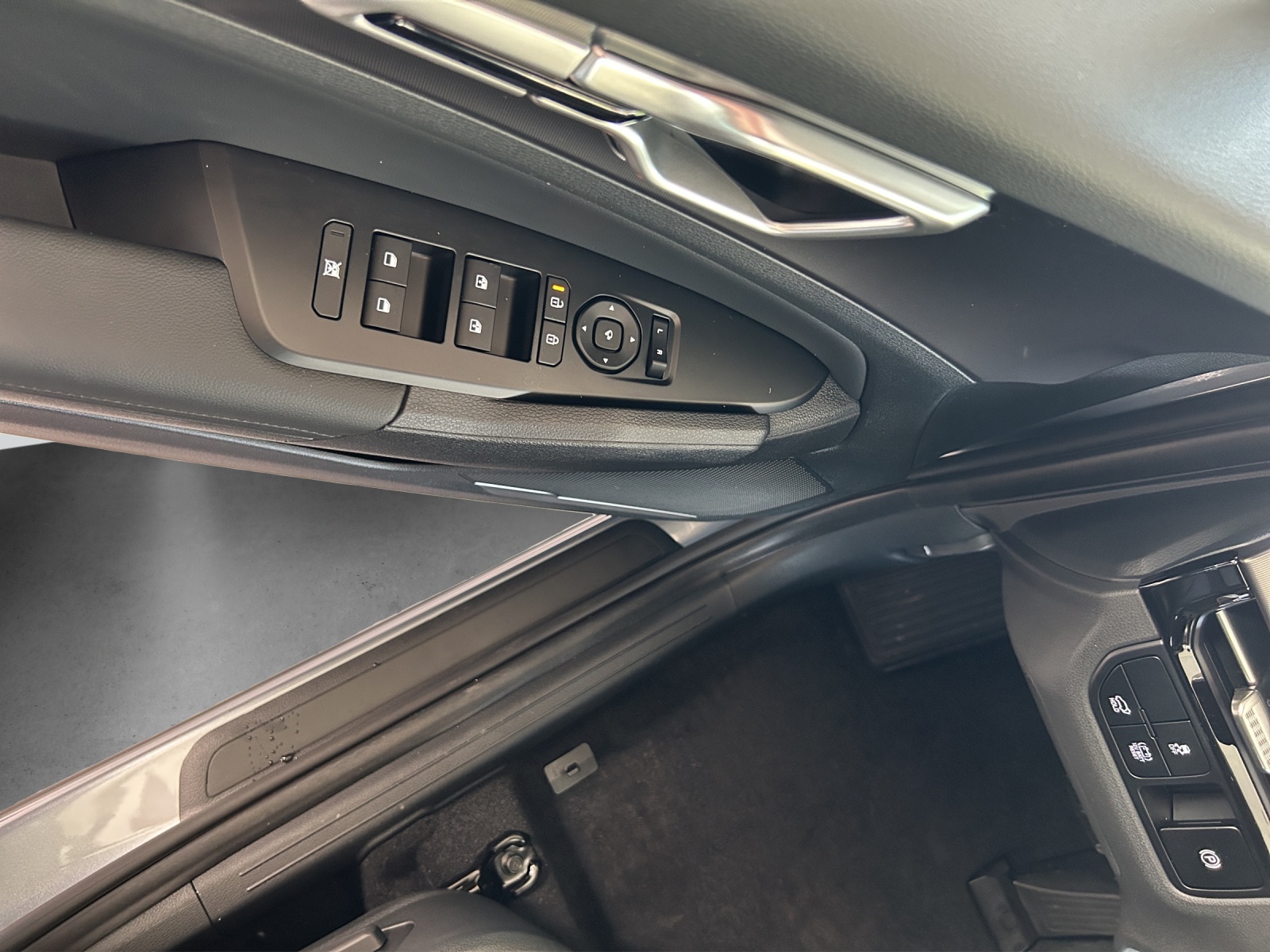 KIA Sportage 1.6 T-GDi Hybrid Black Edition-image-10