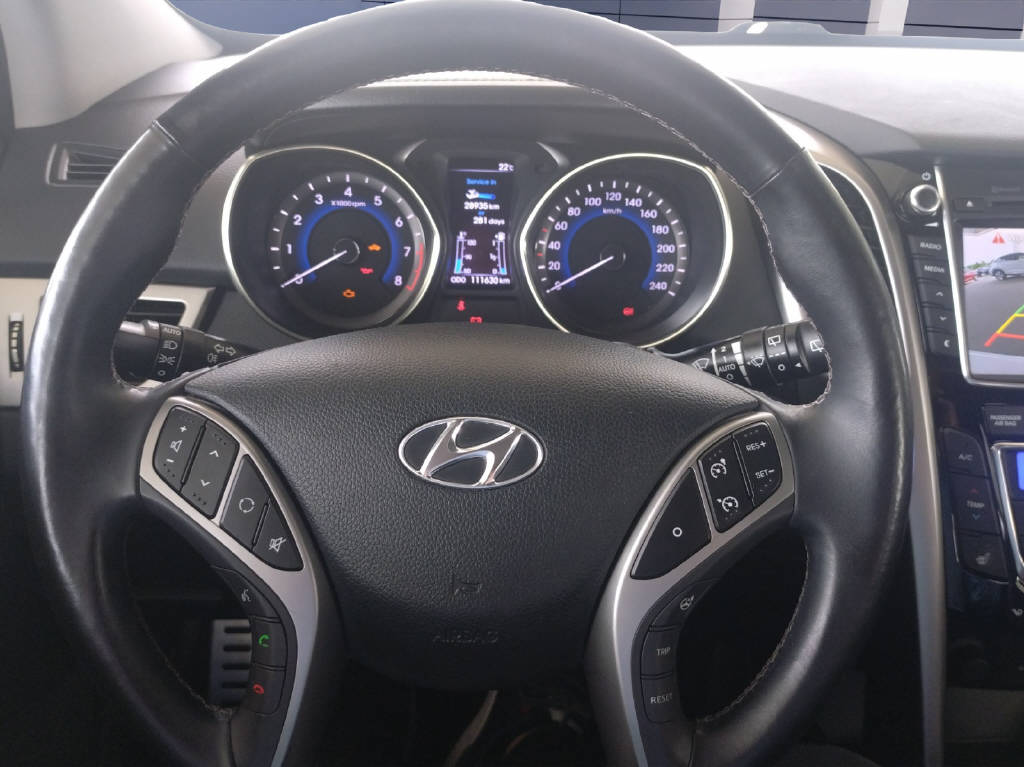 HYUNDAI i30 1.6 GDi Lounge-image-13