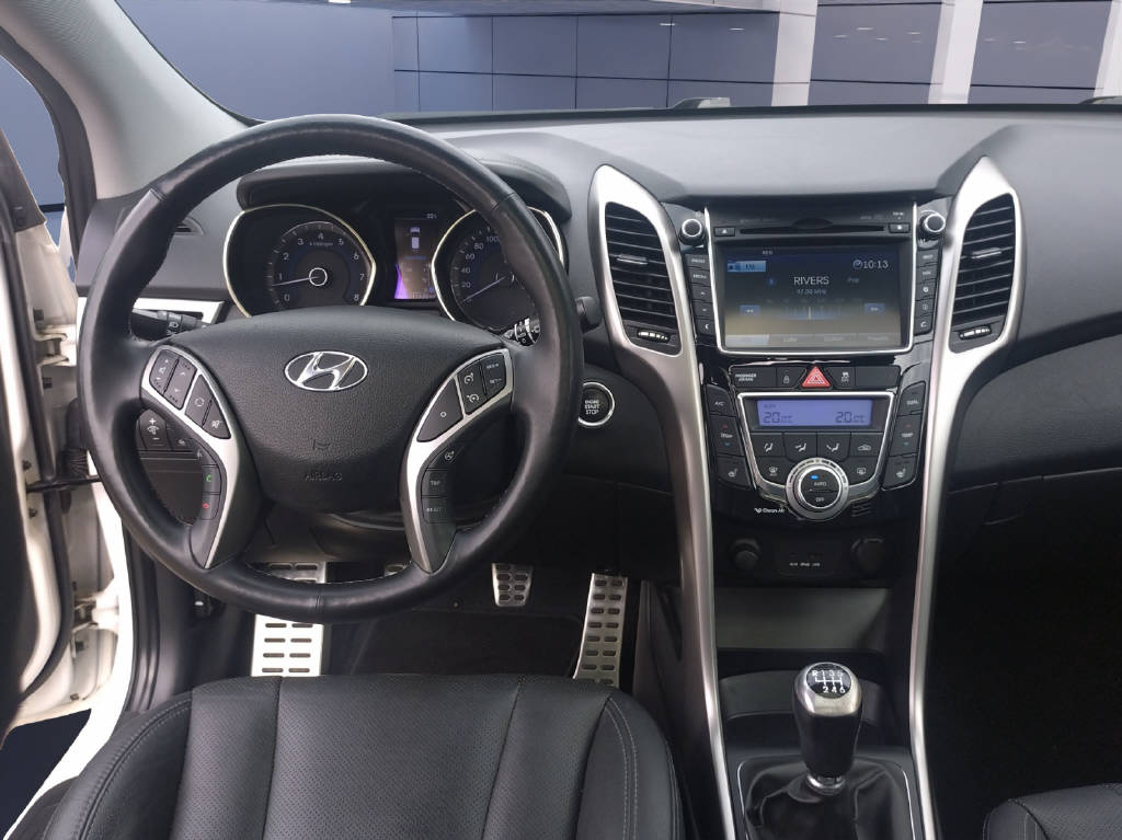 HYUNDAI i30 1.6 GDi Lounge-image-11