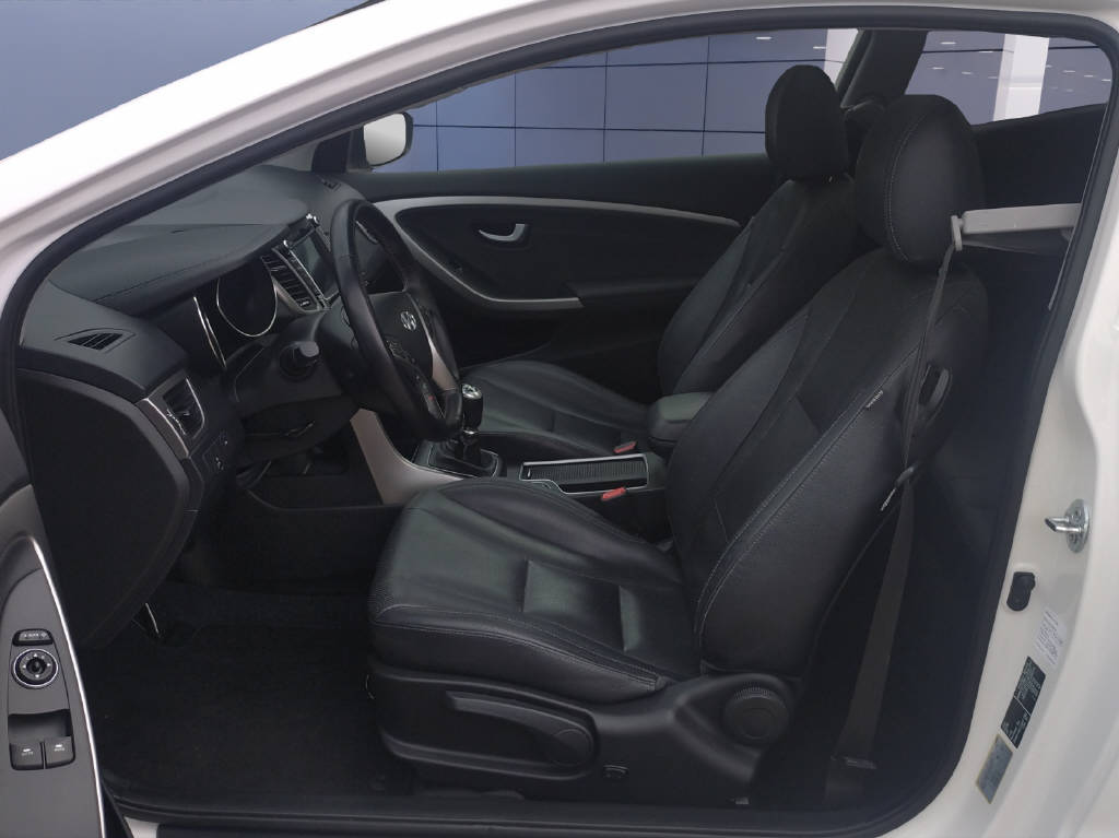 HYUNDAI i30 1.6 GDi Lounge-image-9