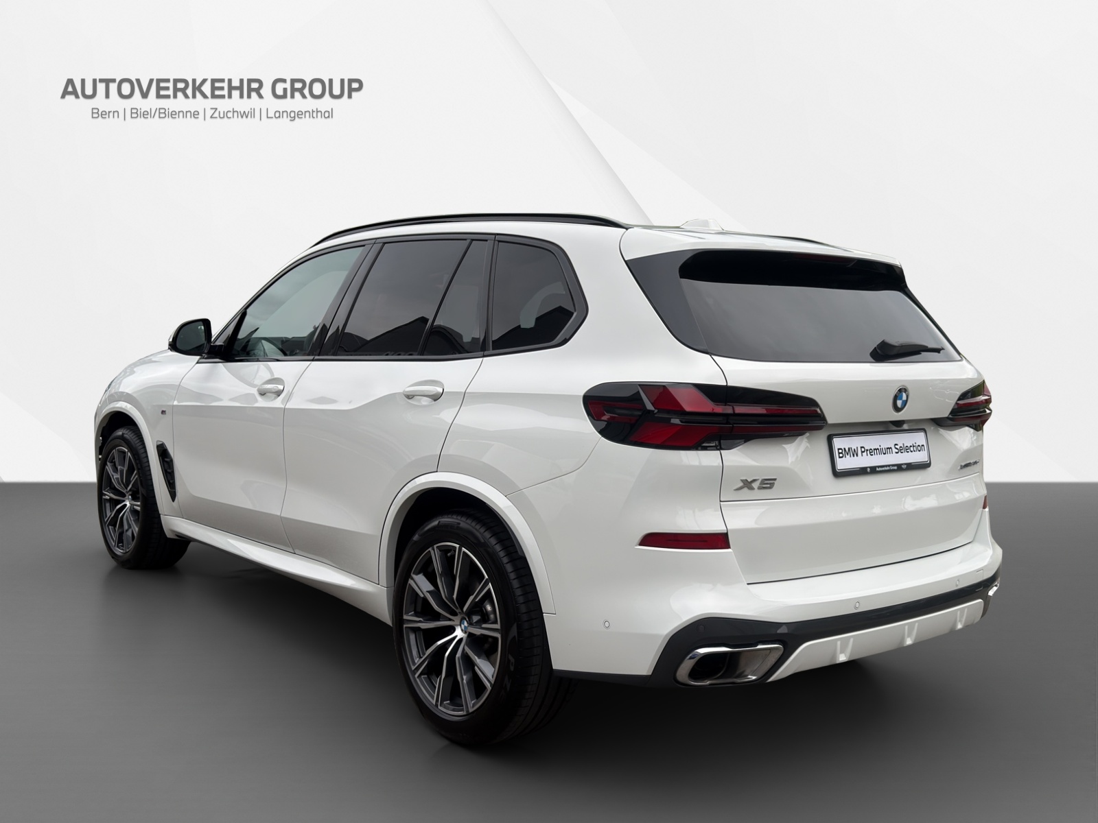 BMW X5 xDrive 30d M Sport 48V-showroom-element-3