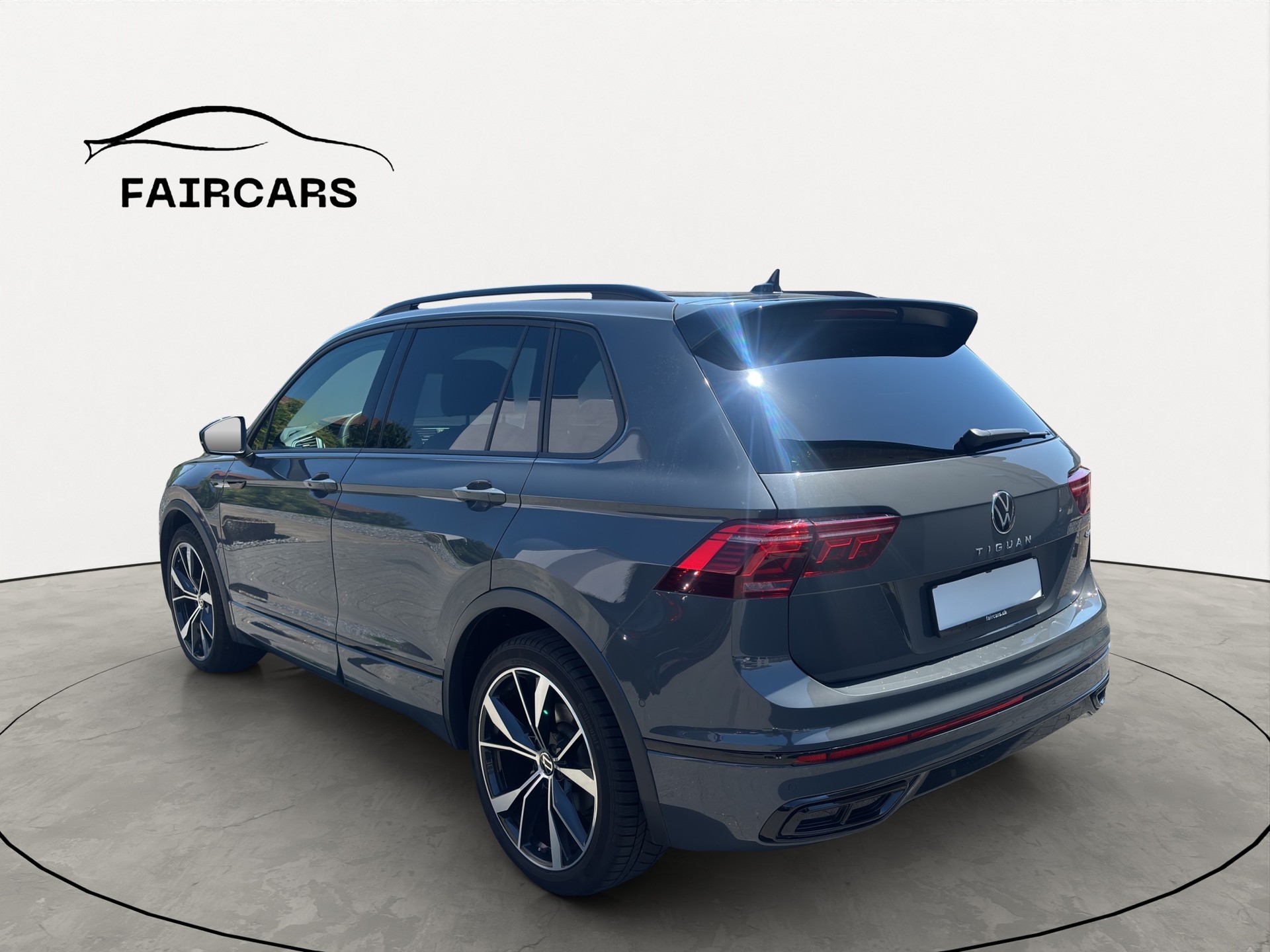 VW Tiguan 2.0TSI R-Line 4Motion DSG-showroom-element-3