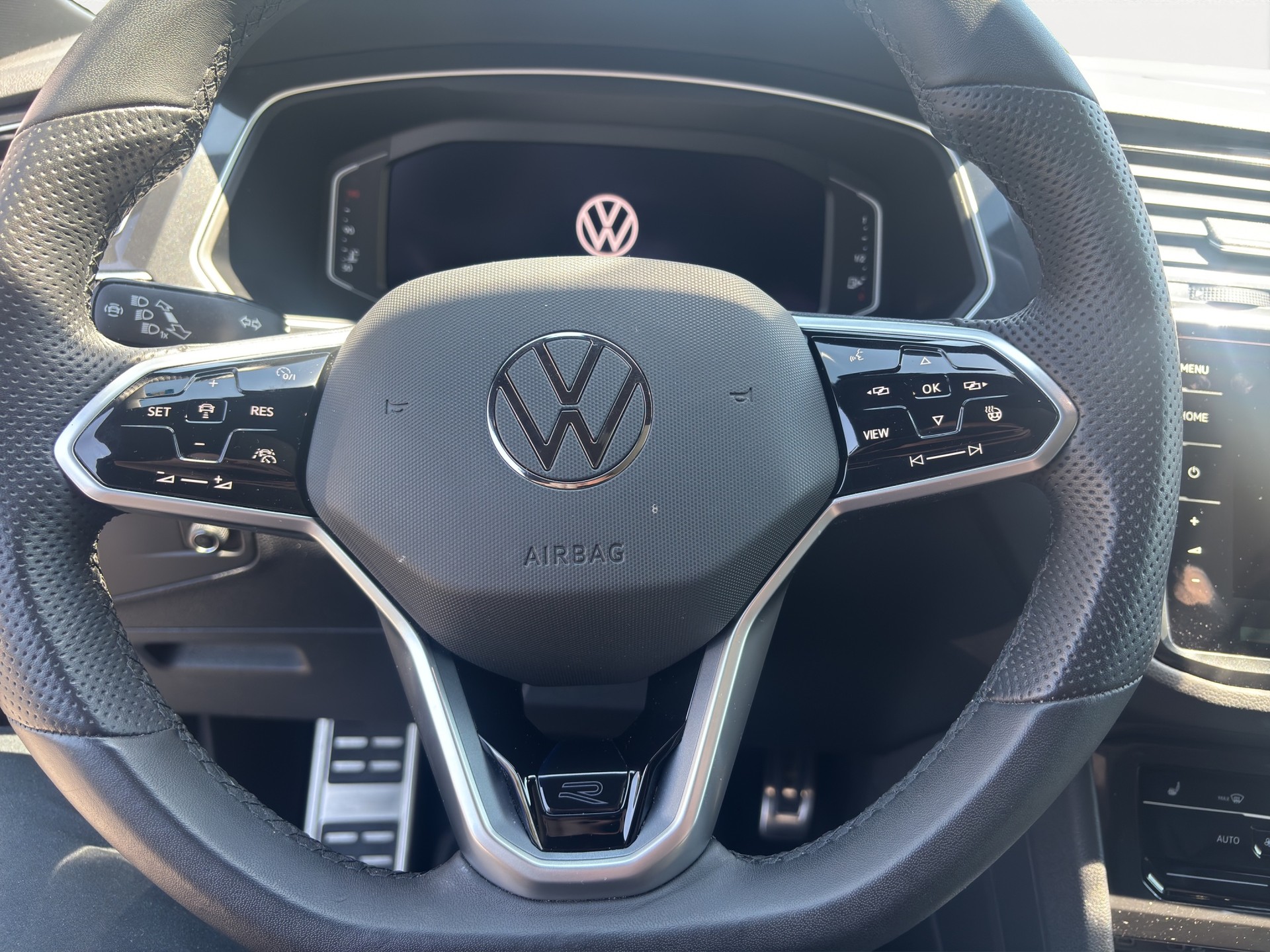 VW Tiguan 2.0TSI R-Line 4Motion DSG-image-9