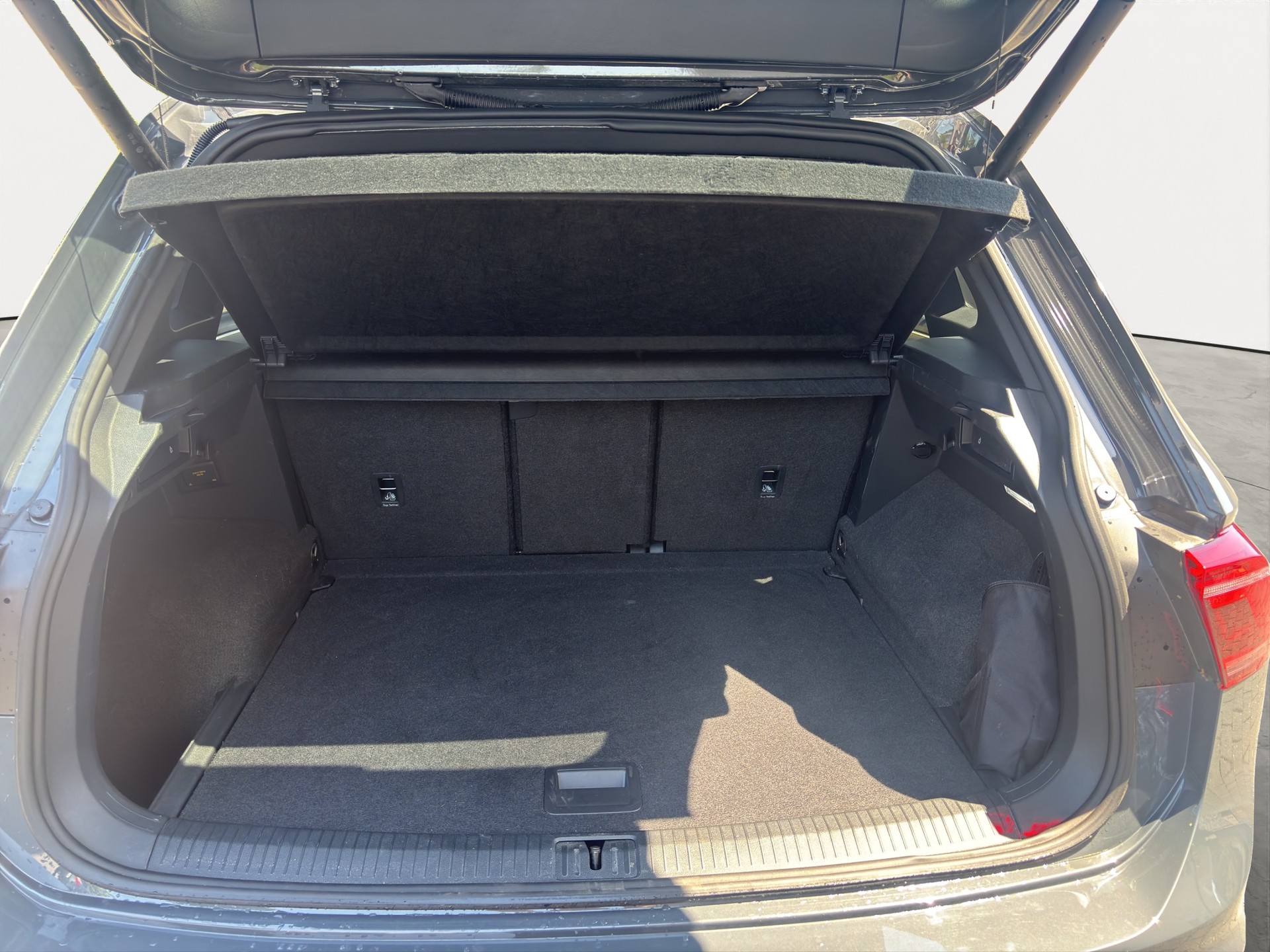 VW Tiguan 2.0TSI R-Line 4Motion DSG-image-21