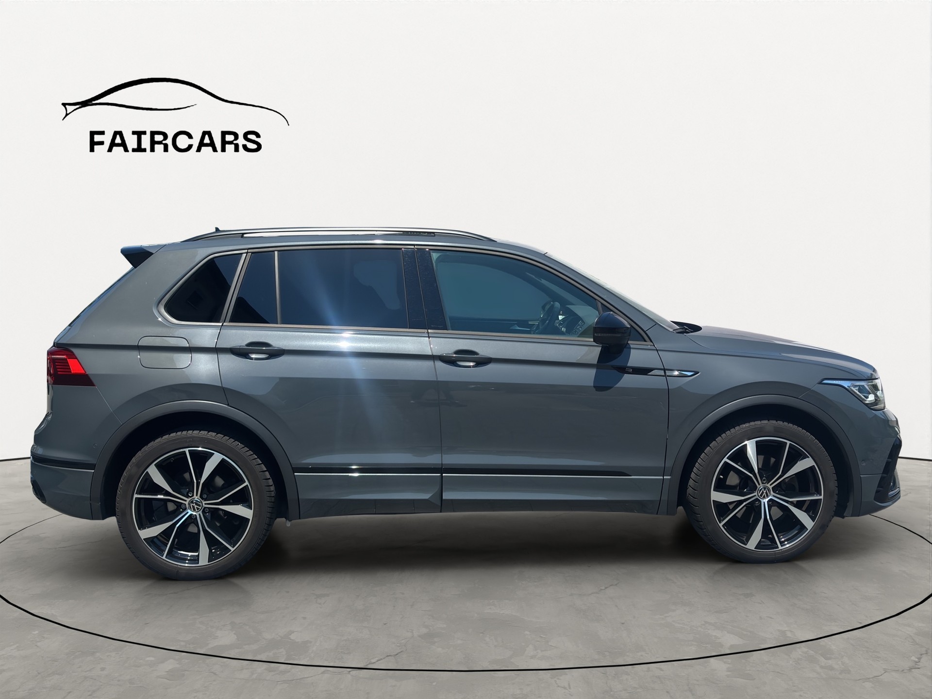 VW Tiguan 2.0TSI R-Line 4Motion DSG-image-6