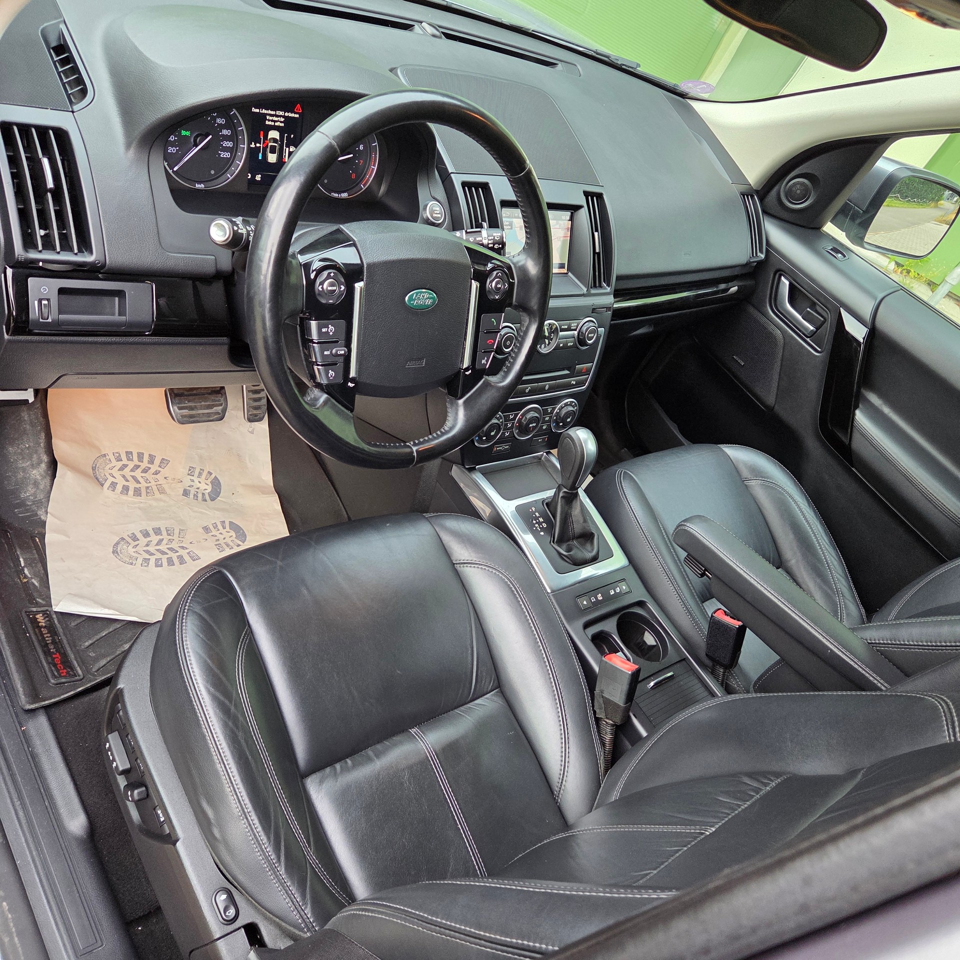 LAND ROVER Freelander 2.0 HSE Automatic-image-10