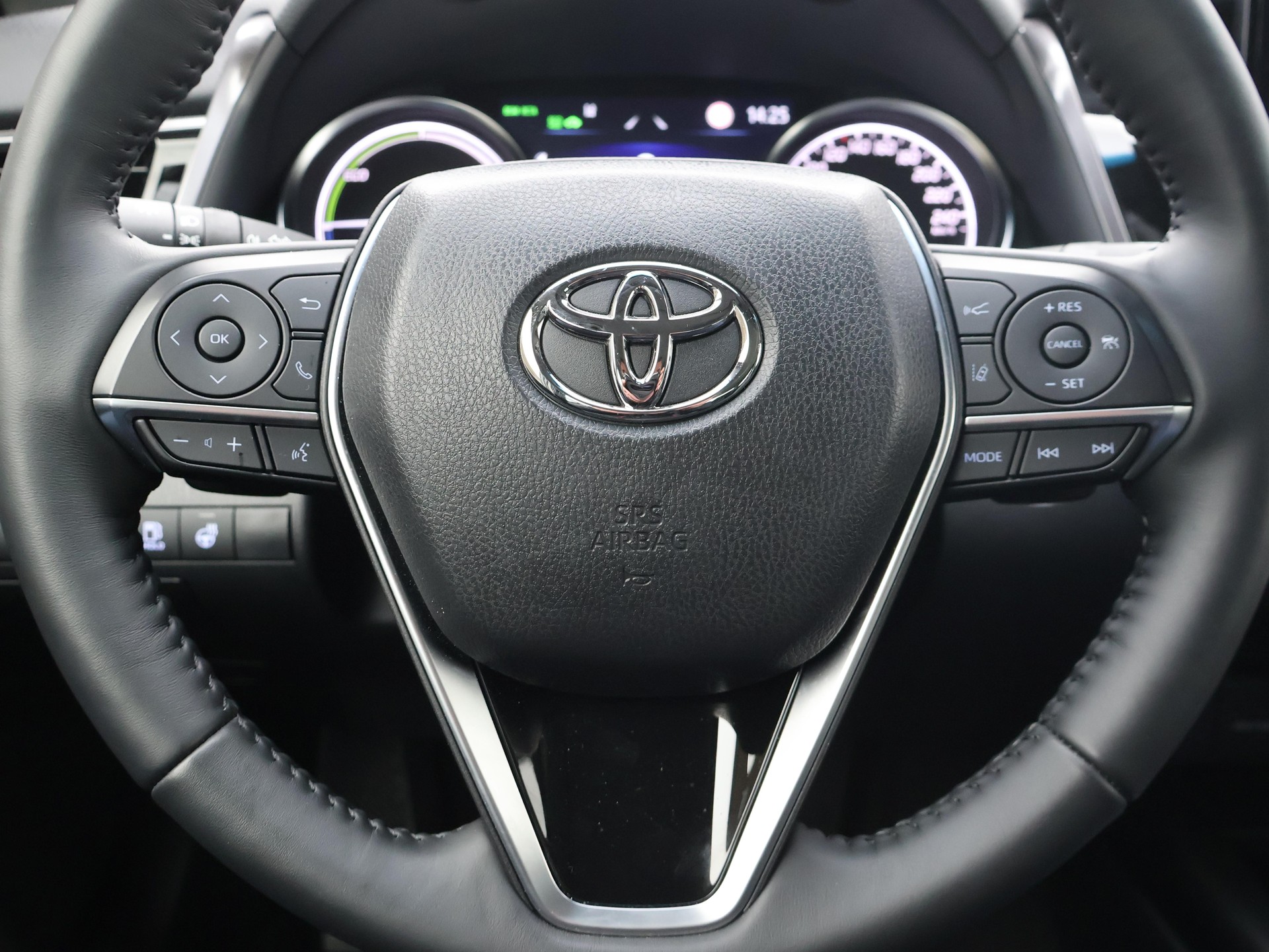 TOYOTA Camry 2.5 HSD Premium-image-18