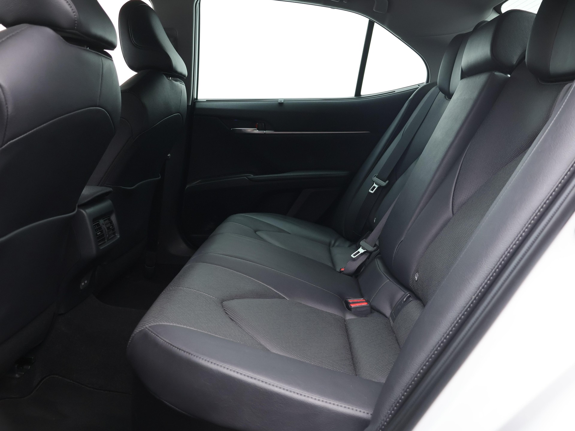 TOYOTA Camry 2.5 HSD Premium-showroom-element-3