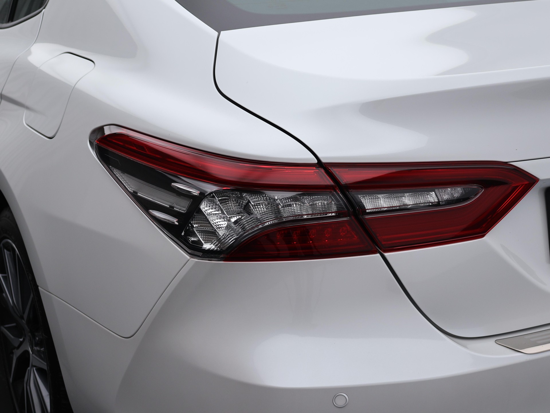 TOYOTA Camry 2.5 HSD Premium / Leasing ab. 1.99%-image-17