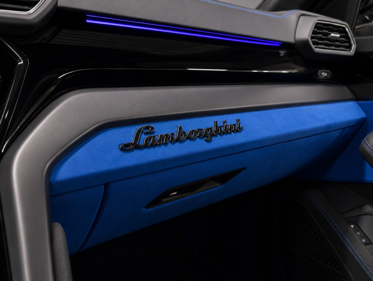 LAMBORGHINI Urus 4.0 S-image-15